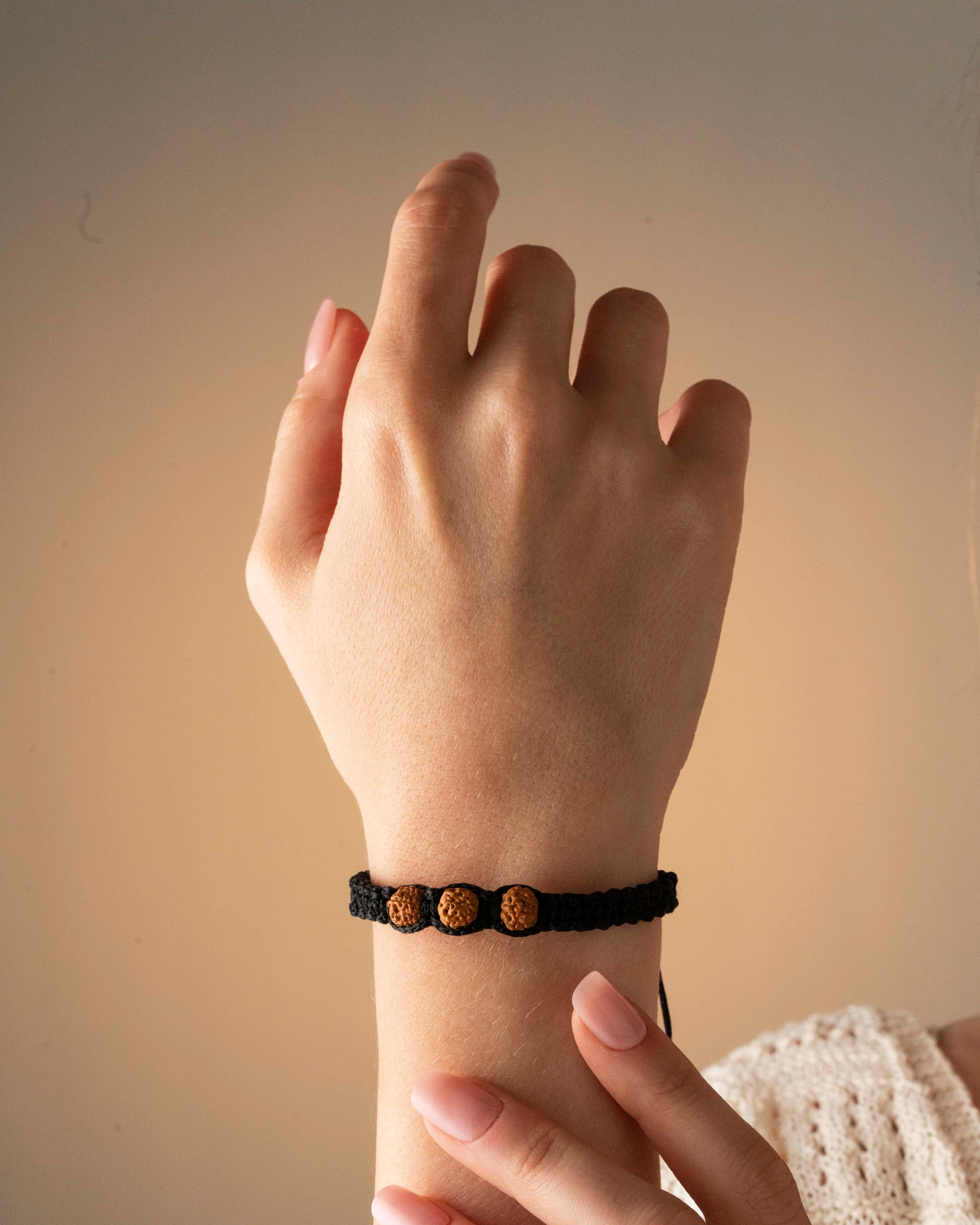 3 Tohumlu Makrome Örme Rudraksha Bileklik