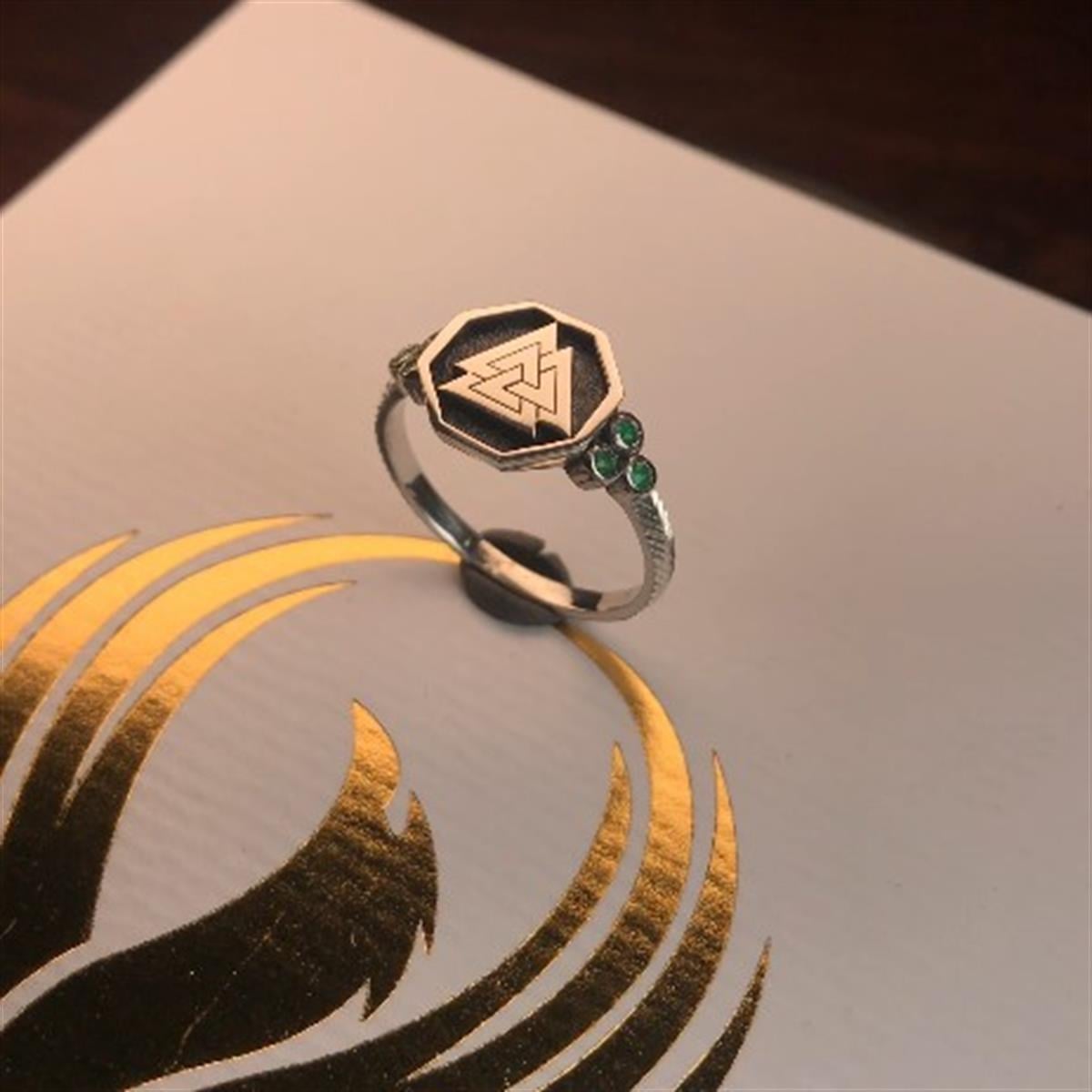 Queen Valknut