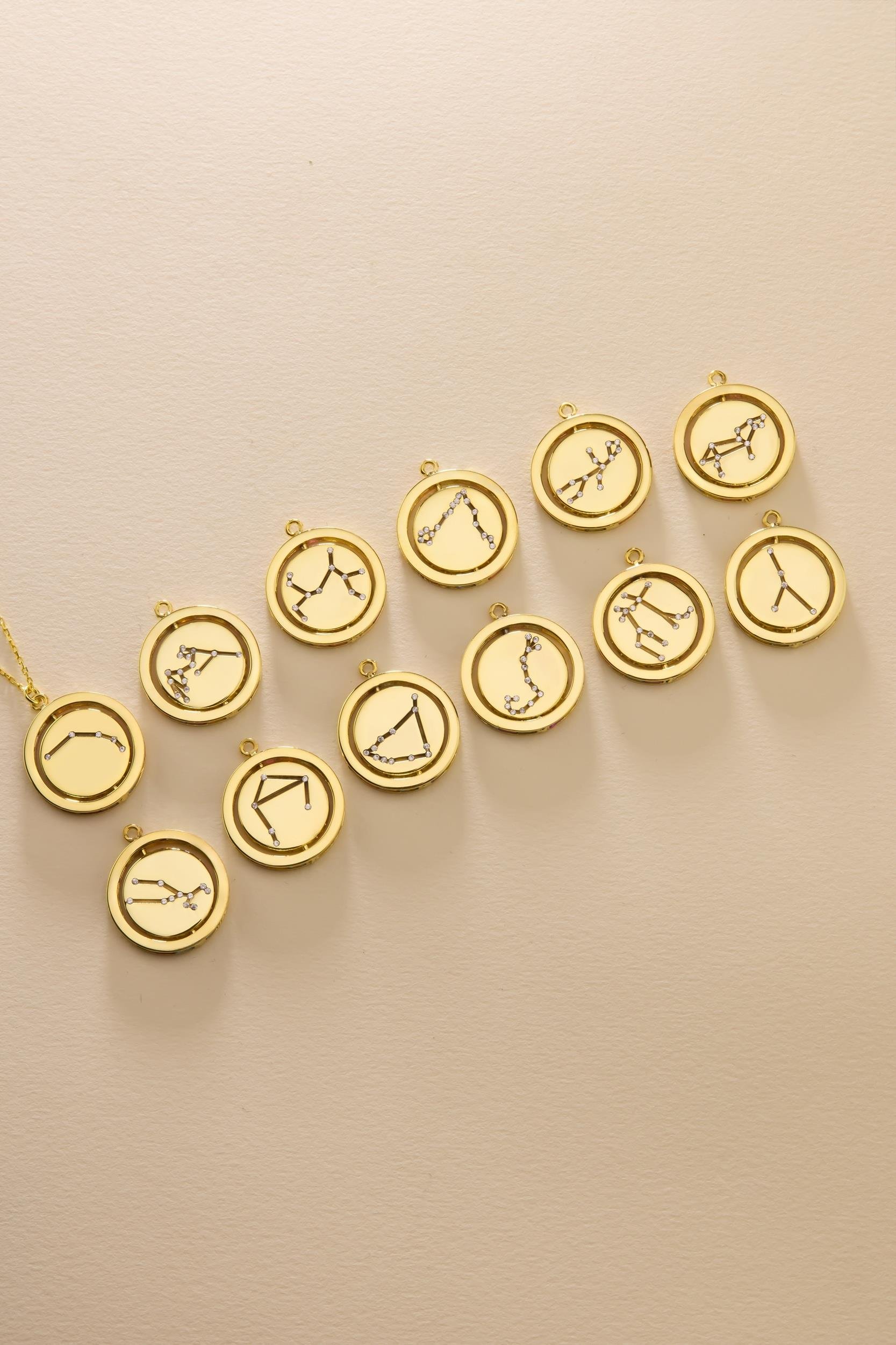 Zodiac Flip Kolye Taşlı Çerçeve