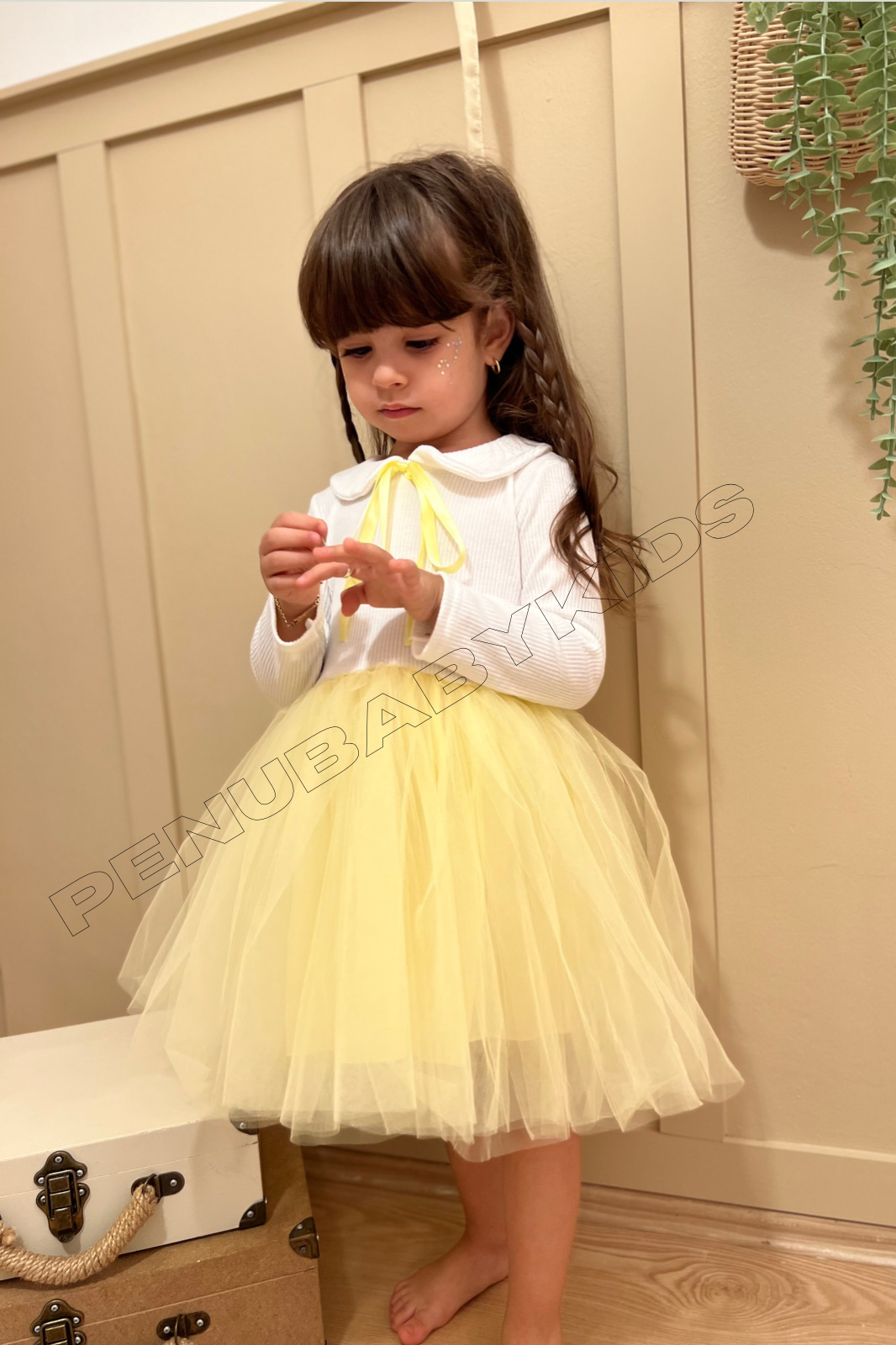 Sarı Bebe Yaka Kurdele Bağlamalı Uzun Kol Kız Bebek Elbisesi - Heidi 