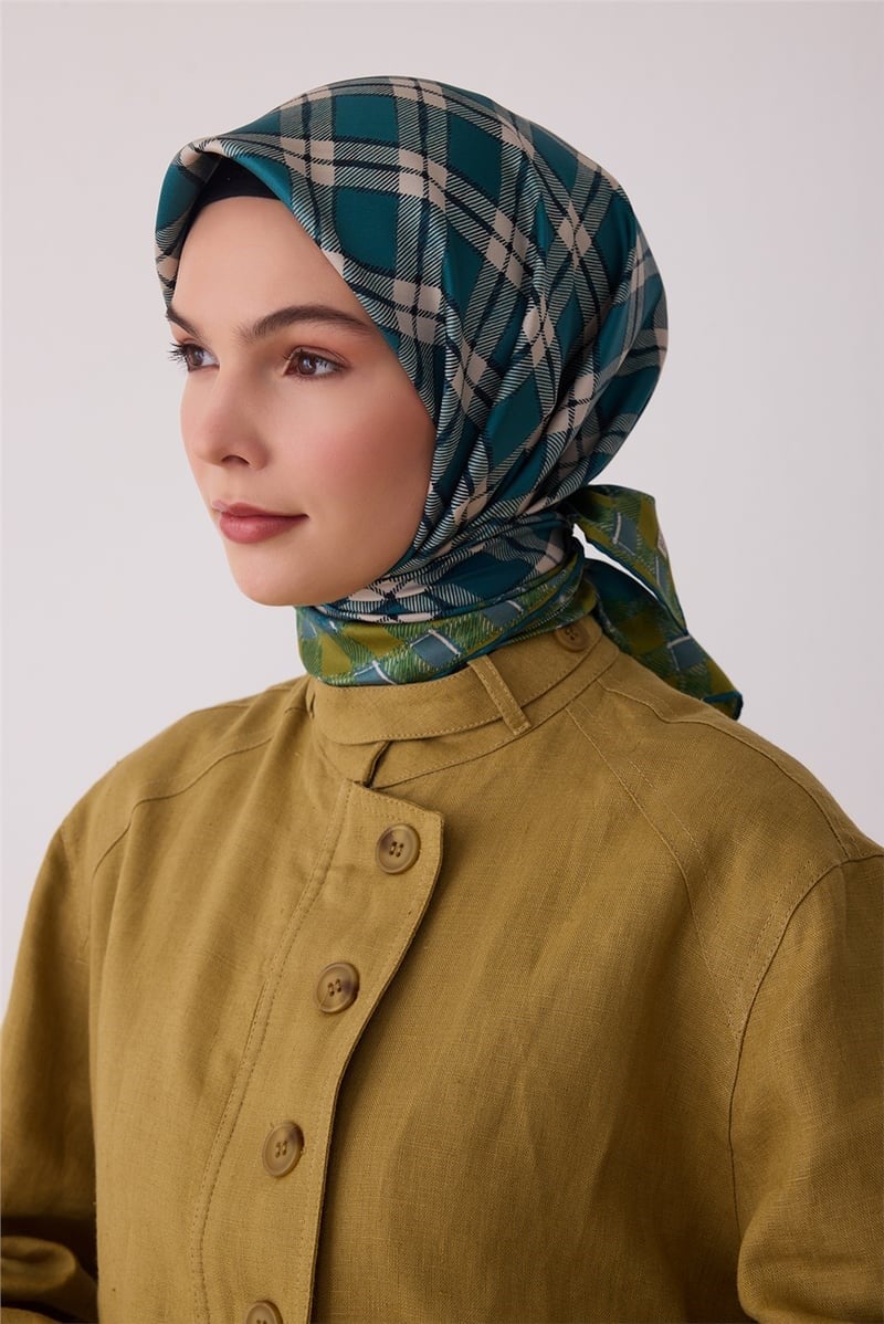 Belli Geometrik Desen Tivil İpek Eşarp E26KA4421D01-80