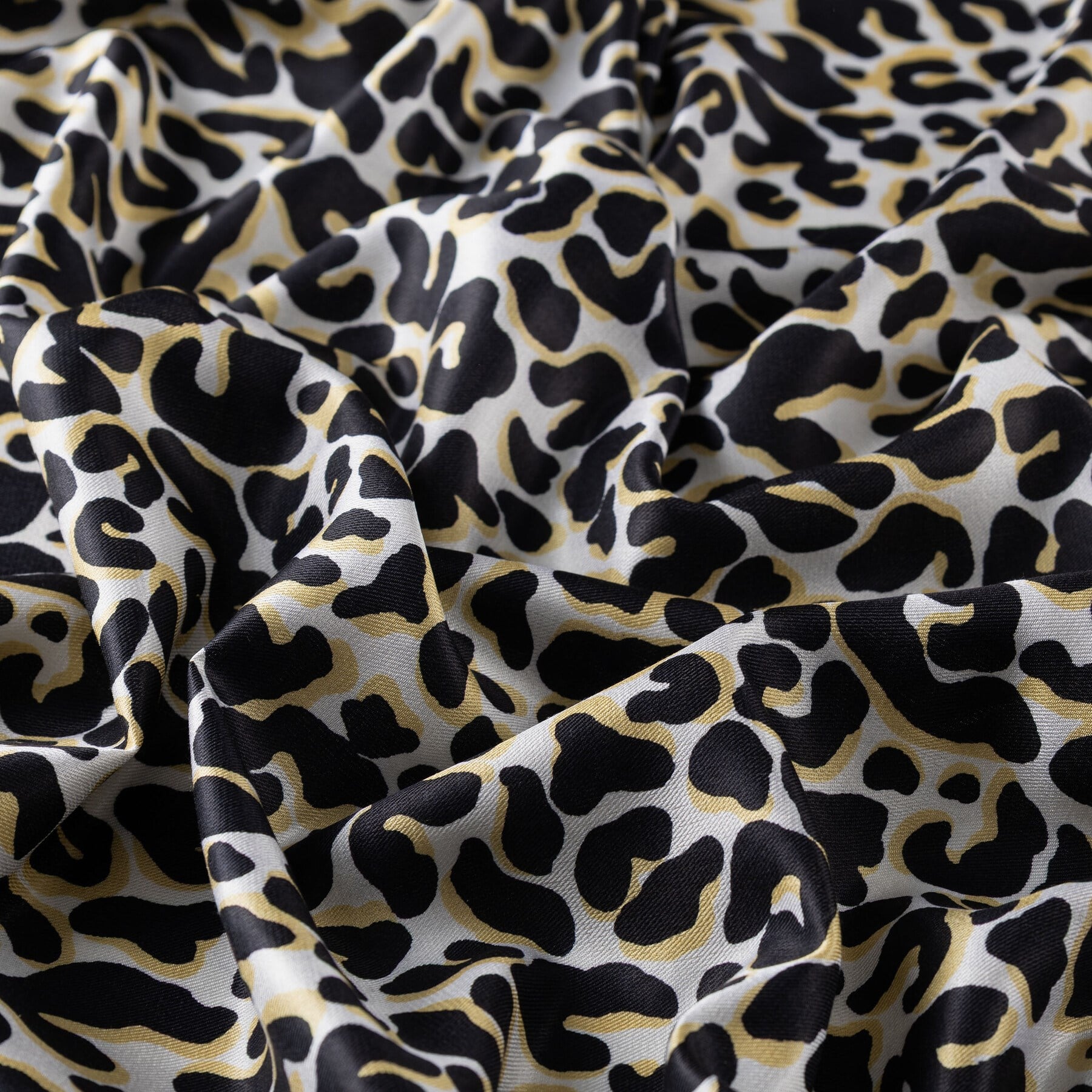 İpekevi Leopar Desenli İpek Şal 02452-Siyah Gold