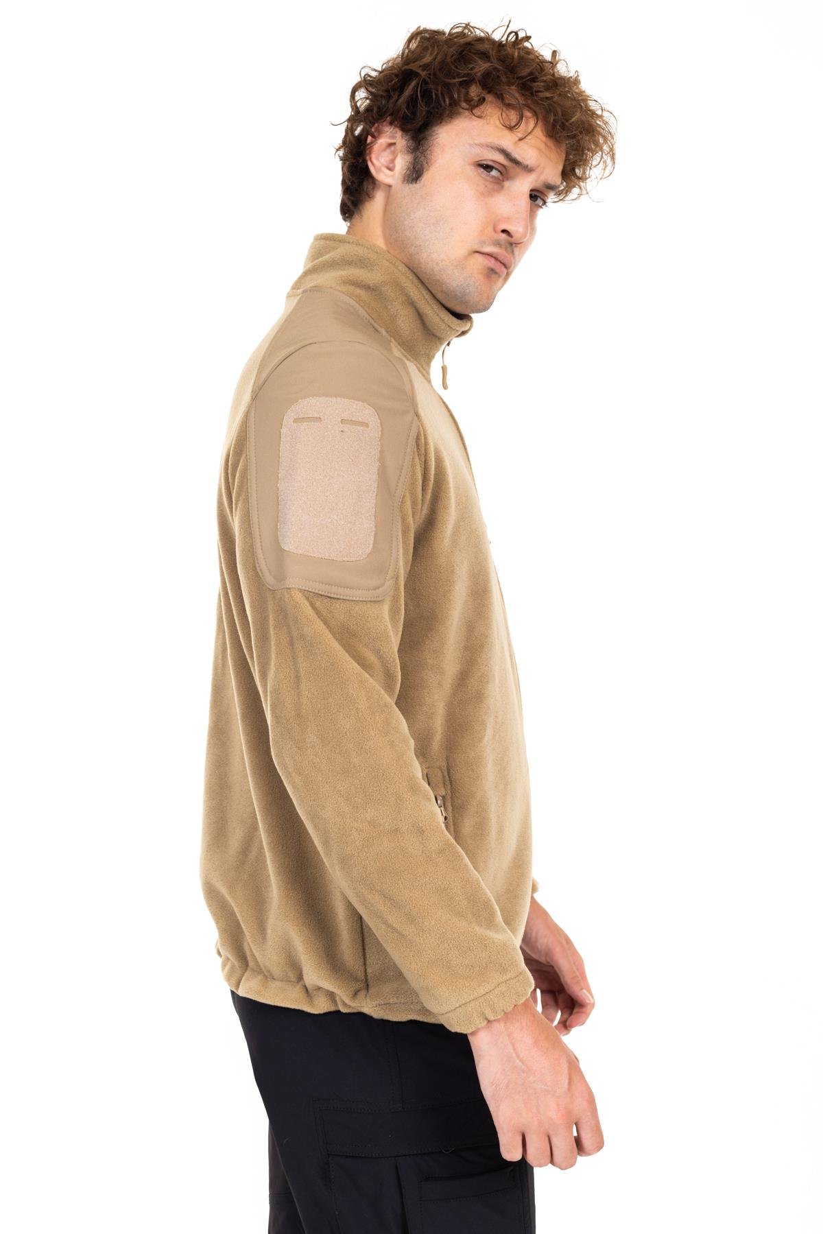 AKN 02 Polar Mont-Bej