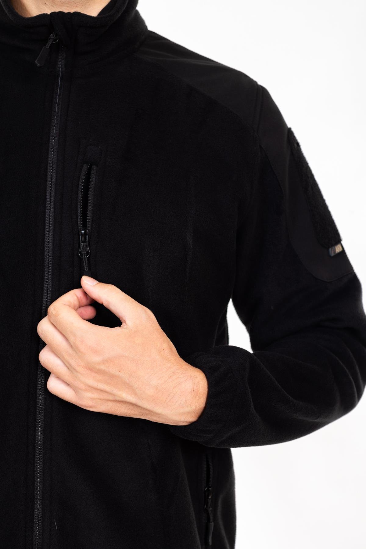 AKN 02 Polar Mont-Siyah