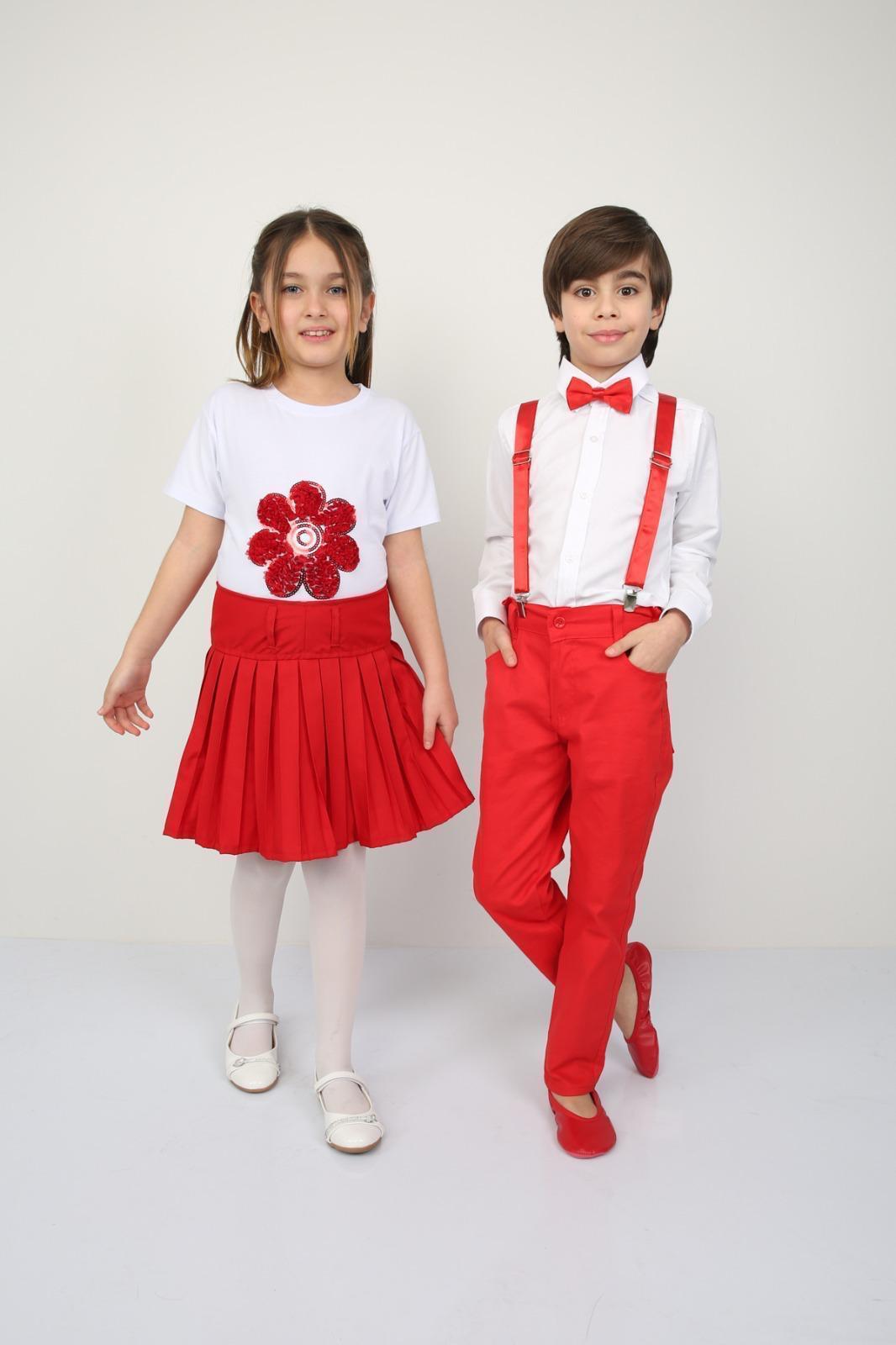 23 Nisan Kız Çocuk Çiçekli Kırmızı T-shirt Kırmızı Pileli Etek Kombin Erkek Çocuk Gömlek Pantolon Takım Gösteri Kıyafetleri