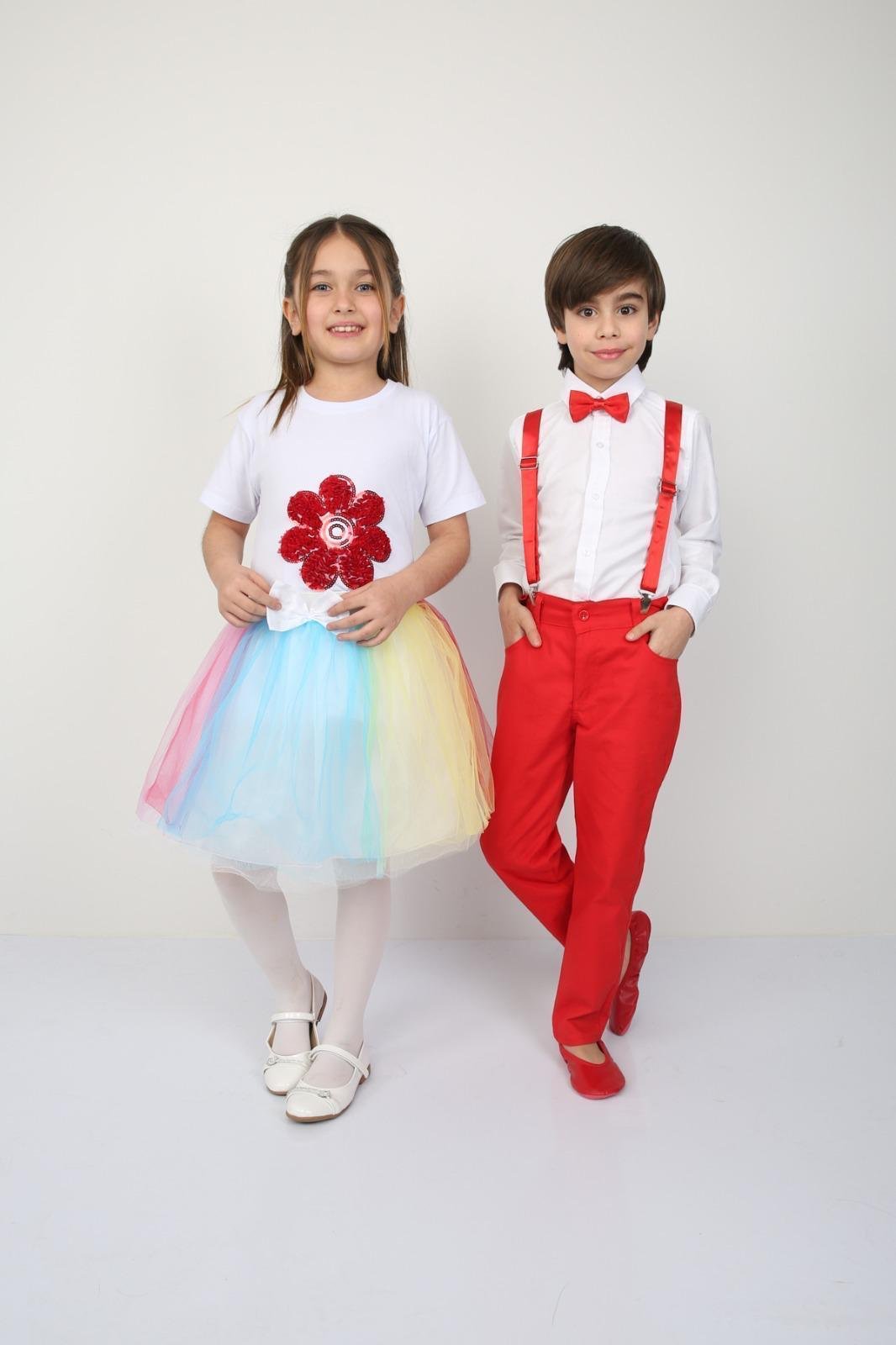 23 Nisan Kız Çocuk Çiçekli Kırmızı T-shirt Renkli Tütü Etek Kombin Erkek Çocuk Gömlek Pantolon Takım Gösteri Kıyafetleri