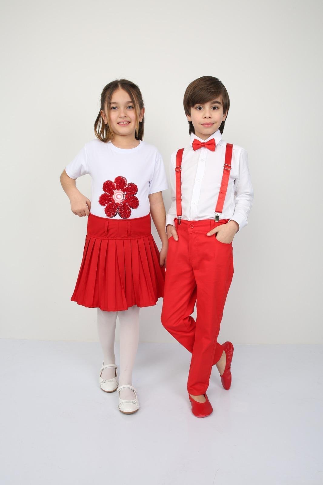 23 Nisan Kız Çocuk Çiçekli Kırmızı T-shirt Kırmızı Pileli Etek Kombin Erkek Çocuk Gömlek Pantolon Takım Gösteri Kıyafetleri