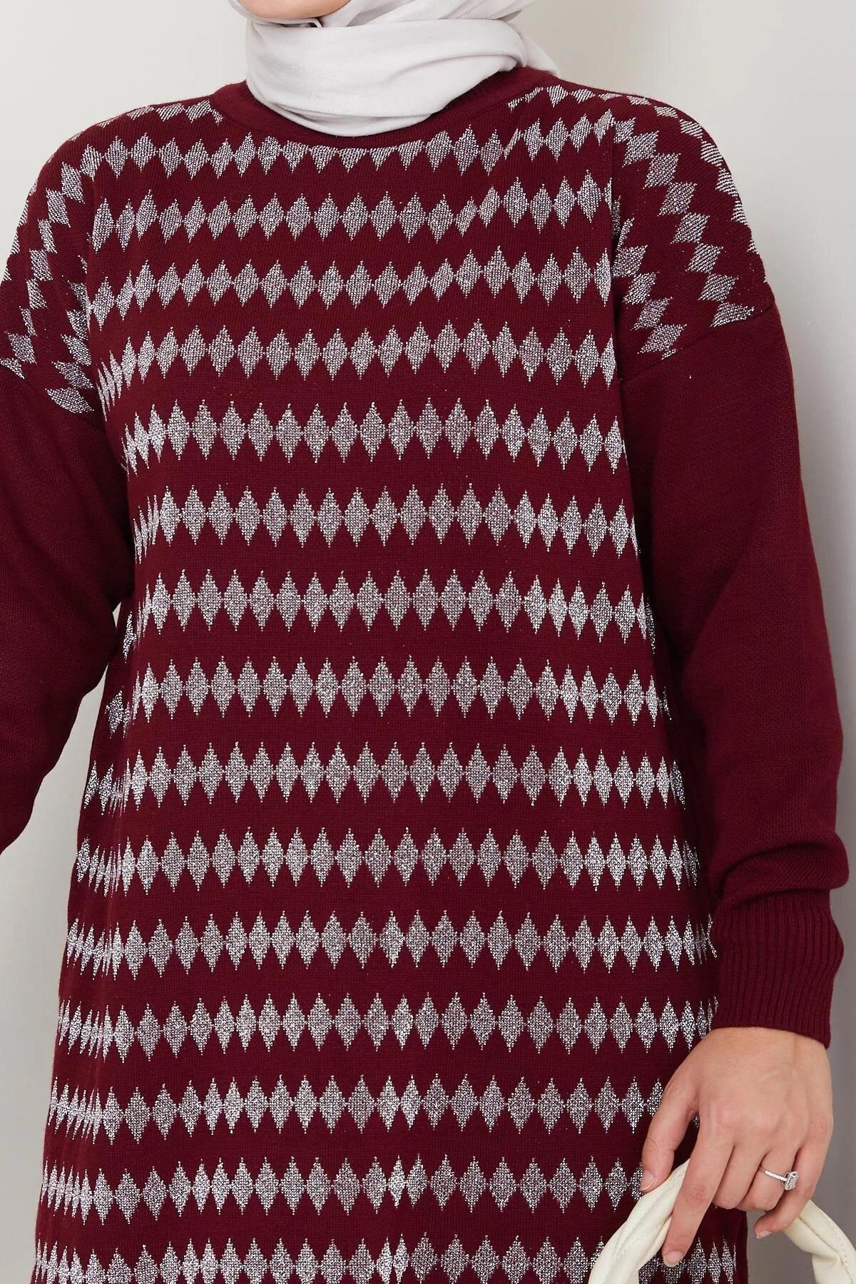 Kadın Bordo Triko Kazak – Geometrik Simli Desenli Salaş Model