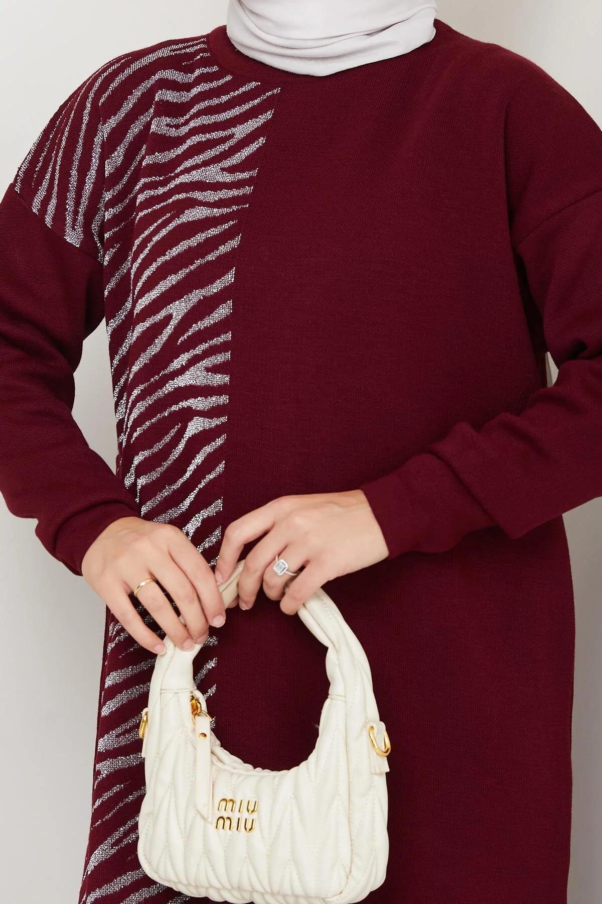 Kadın Bordo Zebra Desenli Triko Tunik – Uzun Kol Rahat Kalıp