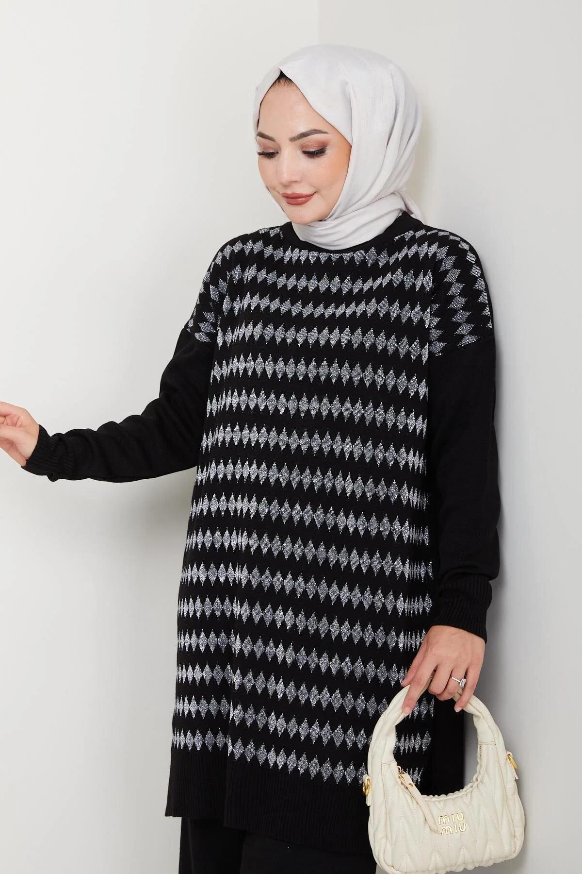 Kadın Siyah Triko Kazak – Geometrik Simli Desenli Salaş Model