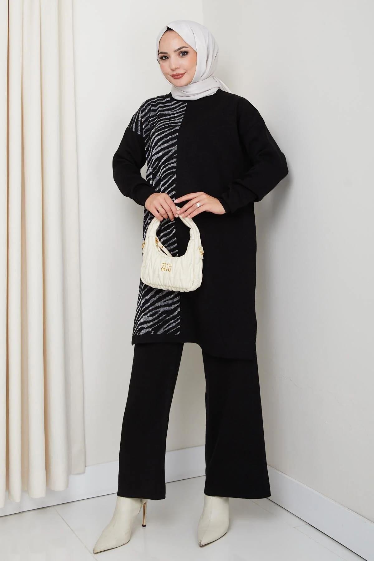 Kadın Siyah Zebra Desenli Triko Tunik – Uzun Kol Rahat Kalıp