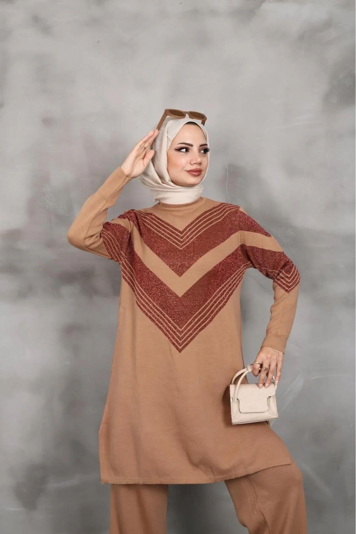 KADIN UZUN BİSİKLET YAKA TRİKO KENDİNDEN simli DESENLİ TUNİK TRİKO KAZAK