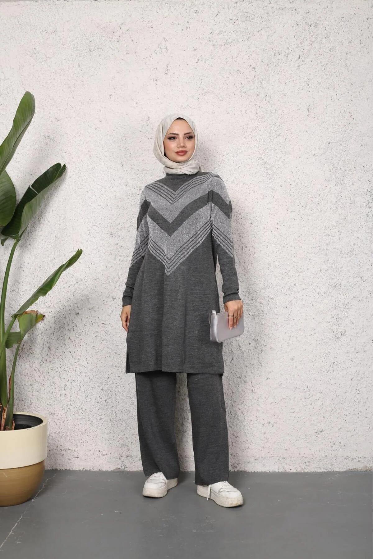 KADIN UZUN BİSİKLET YAKA TRİKO KENDİNDEN simli DESENLİ TUNİK TRİKO KAZAK