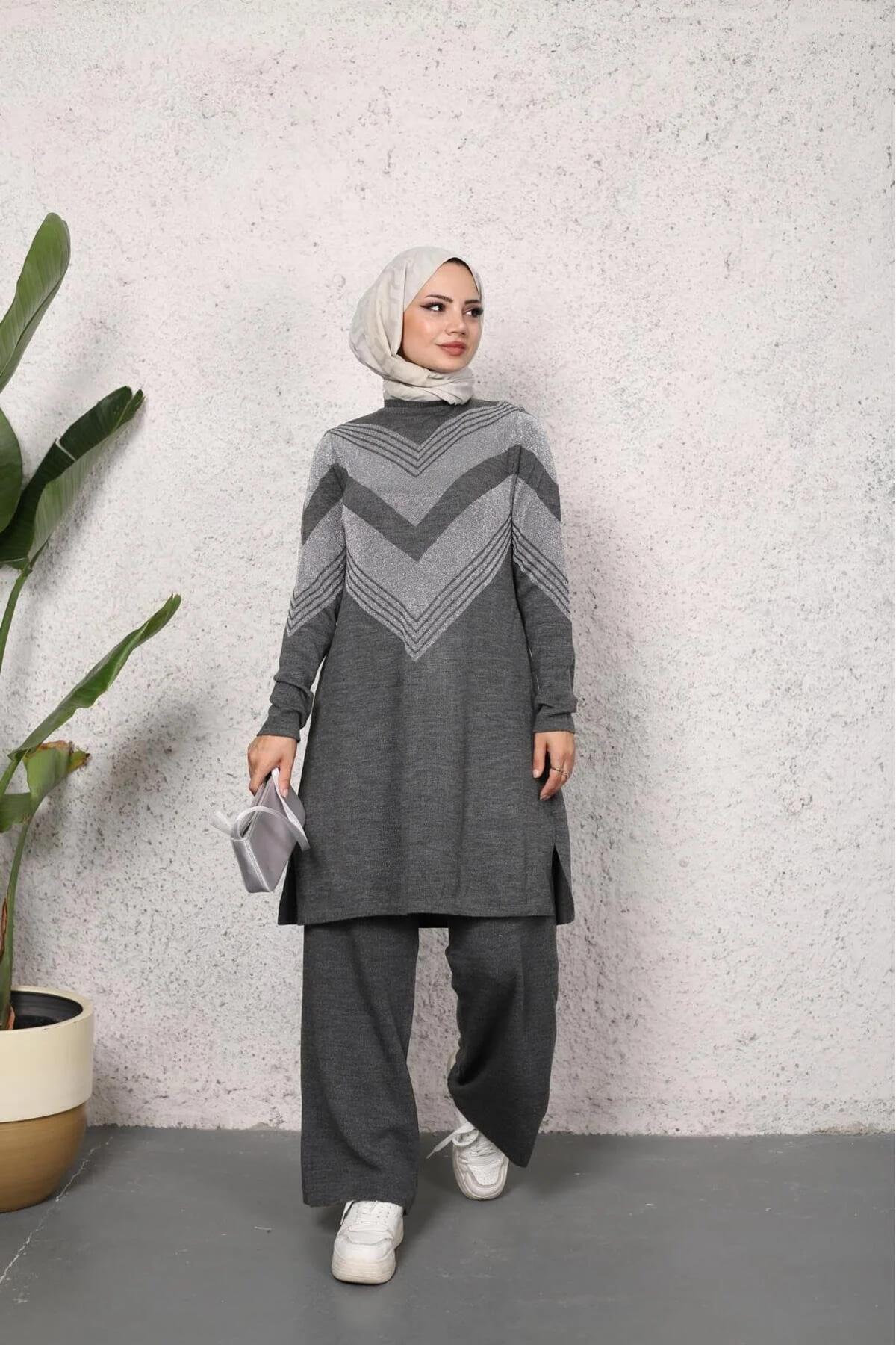 KADIN UZUN BİSİKLET YAKA TRİKO KENDİNDEN simli DESENLİ TUNİK TRİKO KAZAK