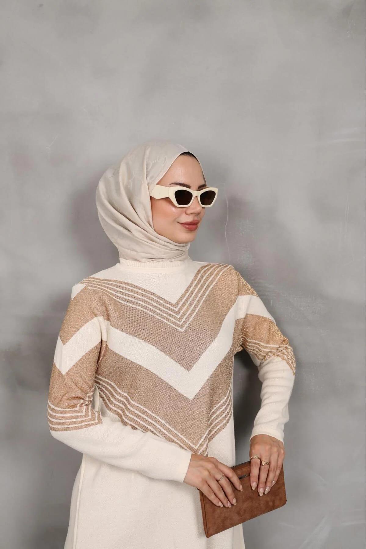 KADIN UZUN BİSİKLET YAKA TRİKO KENDİNDEN simli DESENLİ TUNİK TRİKO KAZAK