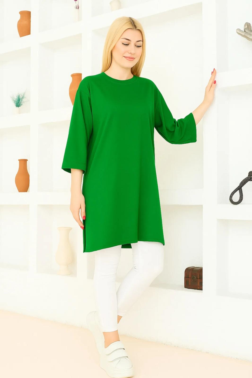 Kadın Yeşil Oversize Tunik Tişört – Yarım Kollu, Yuvarlak Yaka, Rahat Kesim