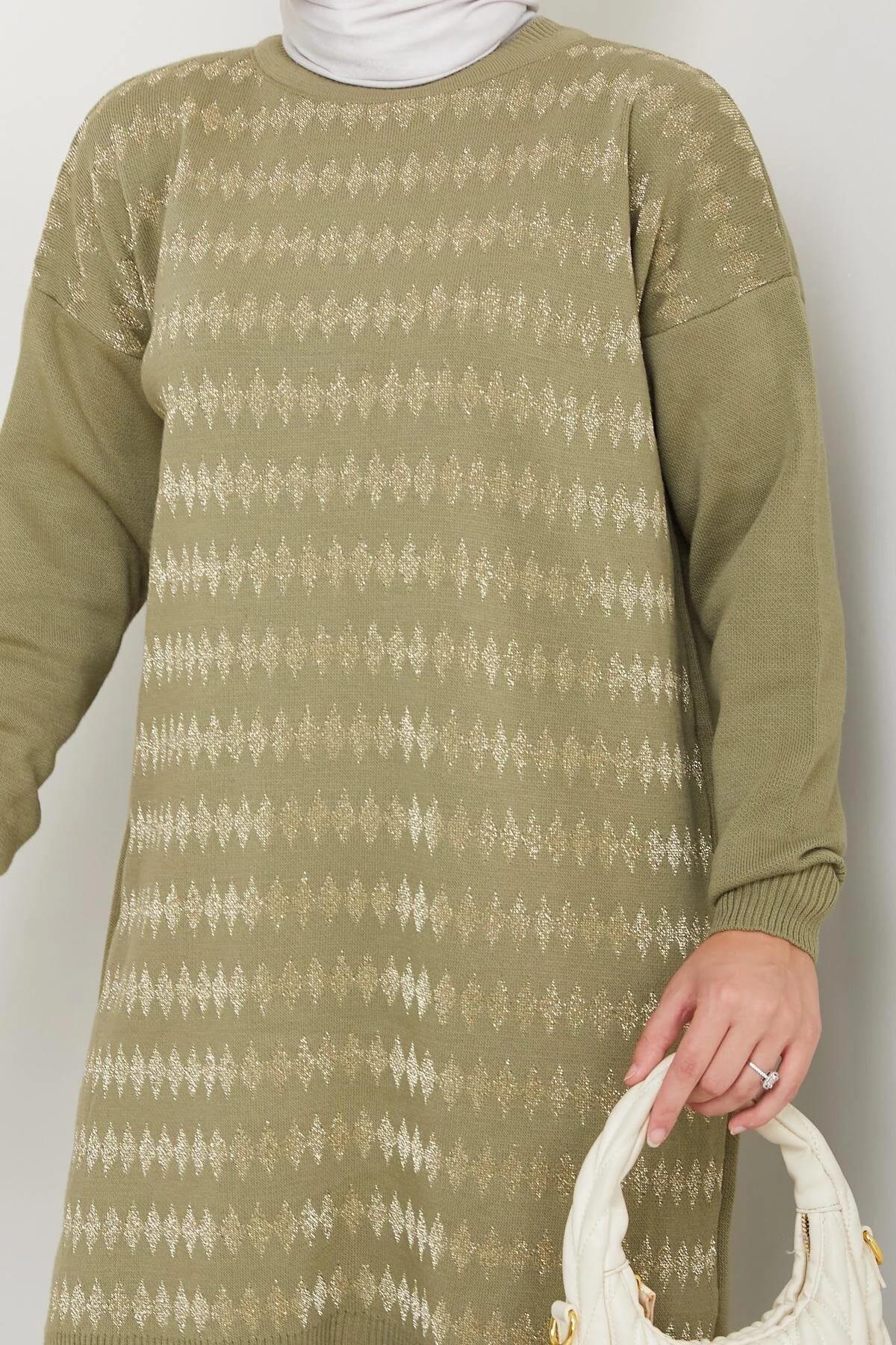 Kadın Yeşil Triko Kazak – Geometrik Simli Desenli Salaş Model