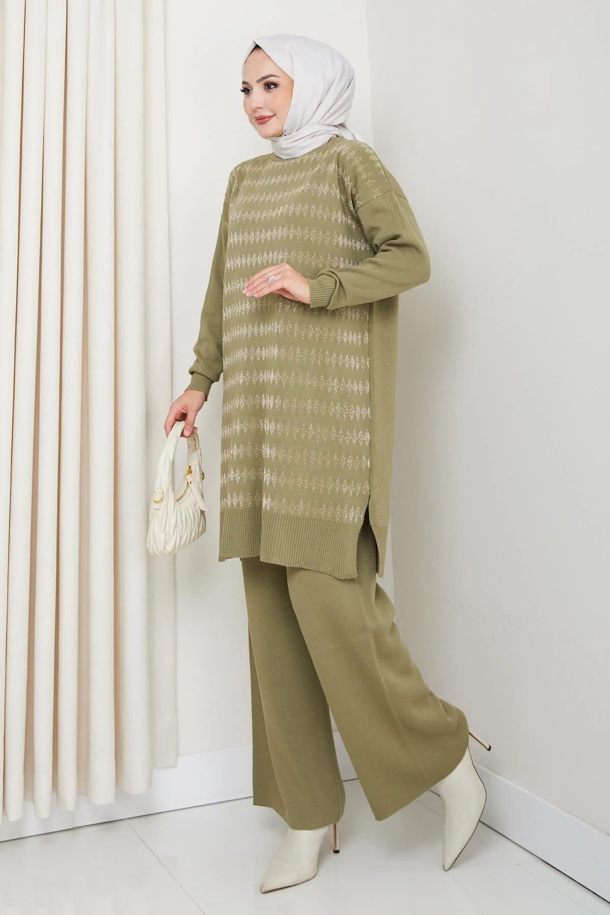 Kadın Yeşil Triko Kazak – Geometrik Simli Desenli Salaş Model