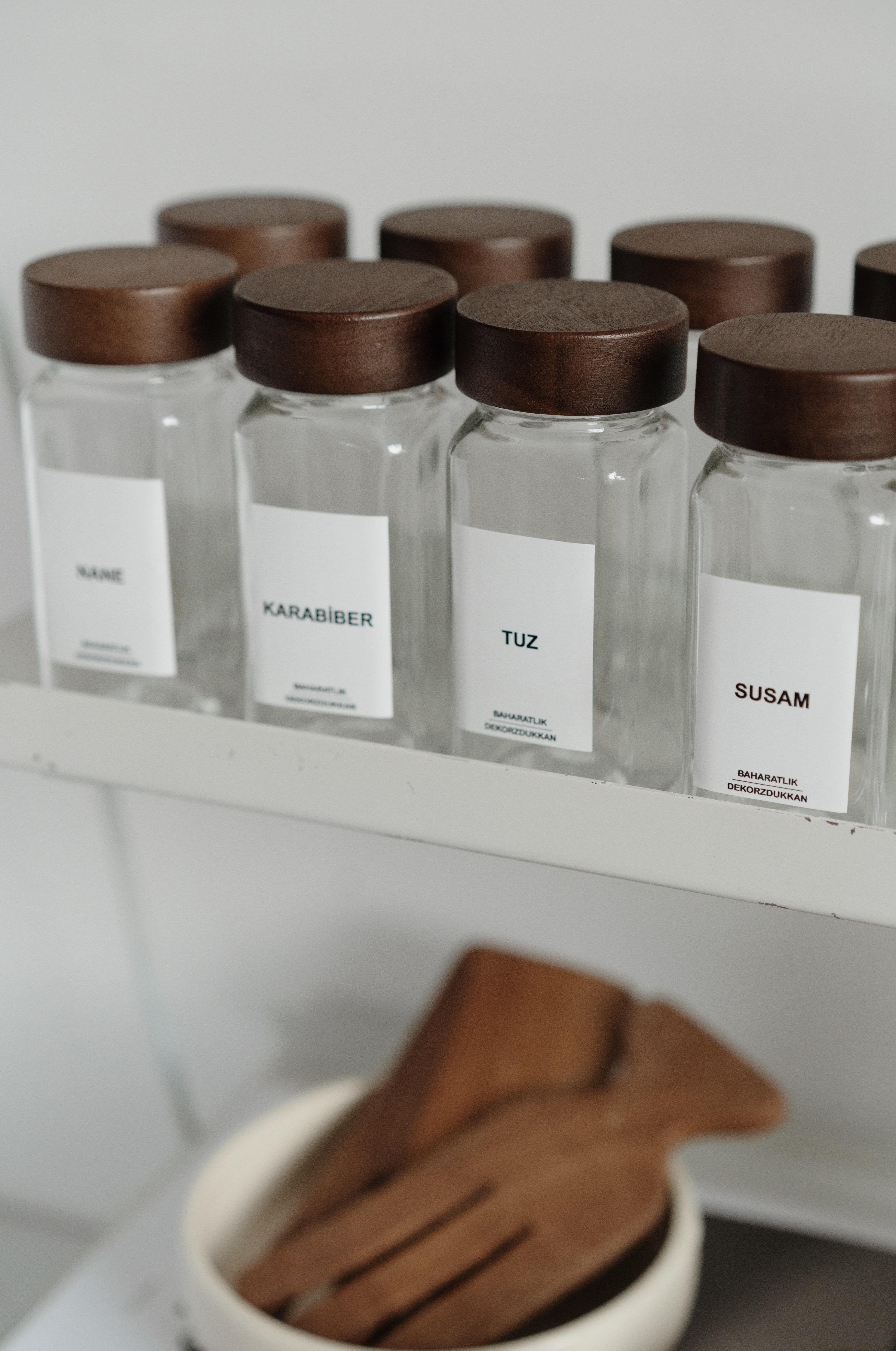 12'li Akasya Kapaklı Baharatlık Seti (25 adet etiket)