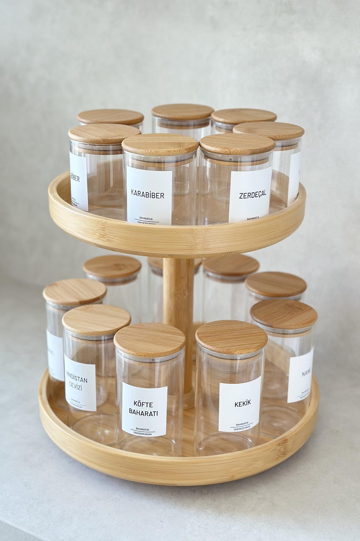 16'lı Bambu Vakum Kapaklı ve Döner Standlı Baharatlık Seti (25 Adet Etiket) + 16 adet ahşap kaşık