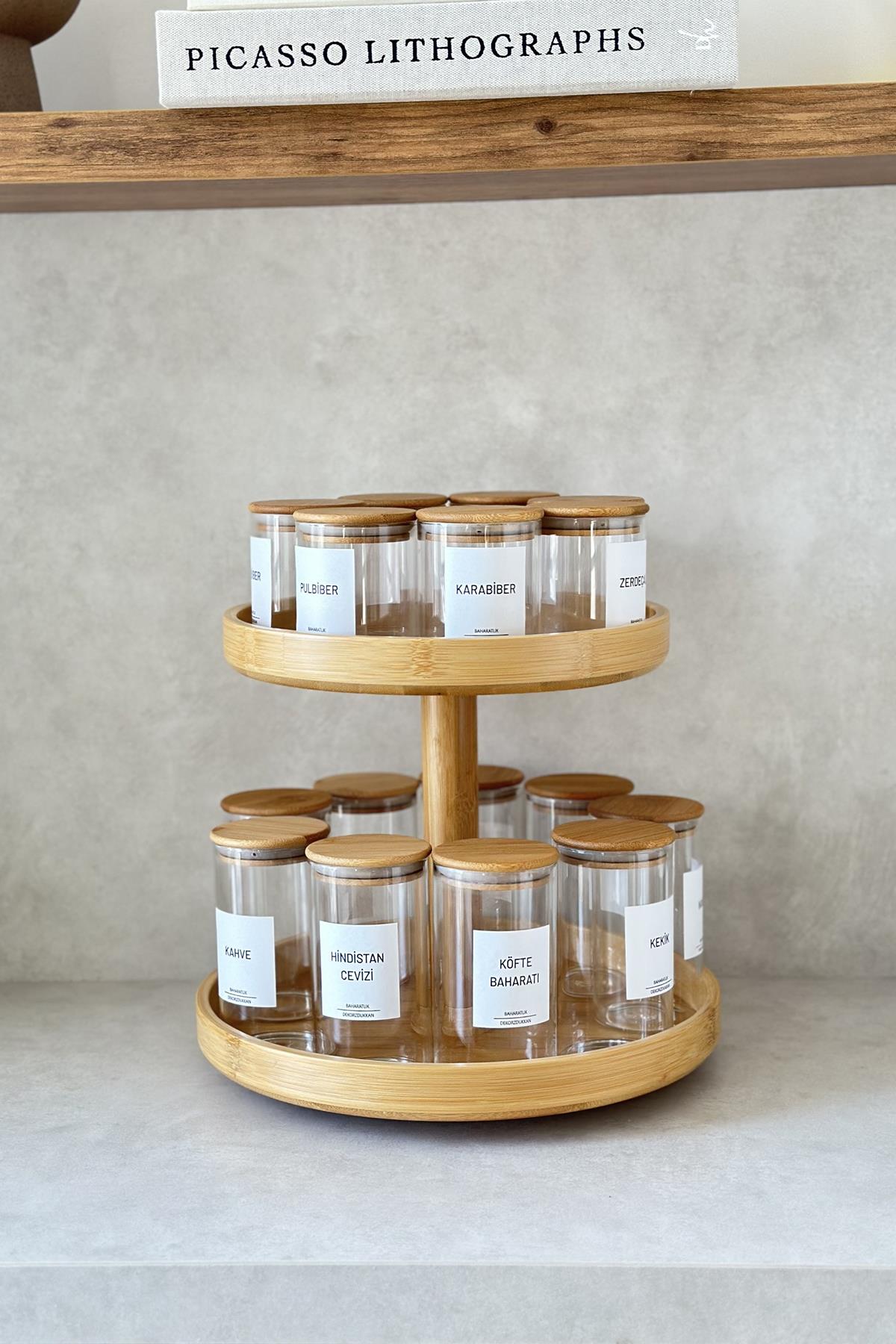 16'lı Bambu Vakum Kapaklı ve Döner Standlı Baharatlık Seti (25 Adet Etiket) + 16 adet ahşap kaşık