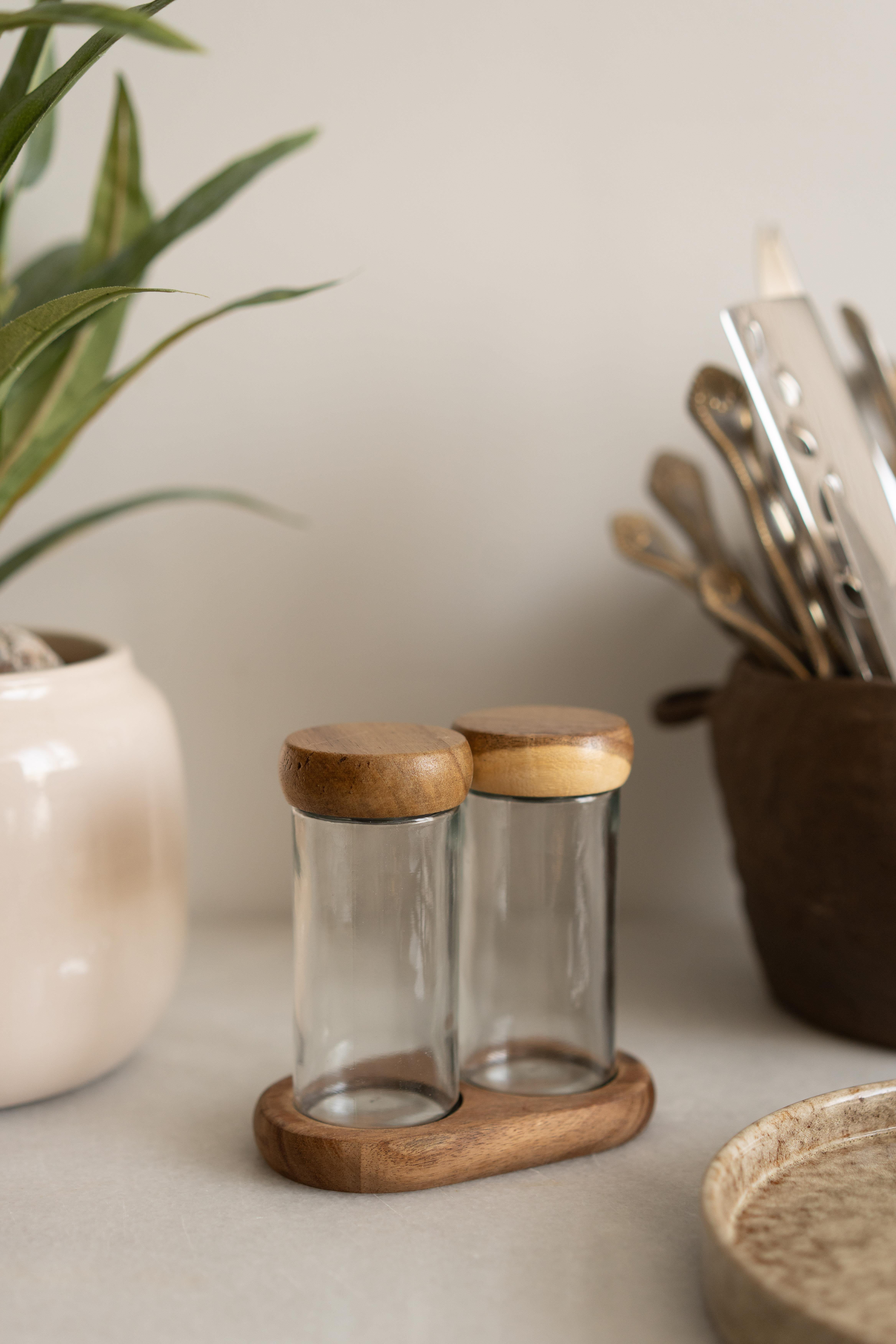 2'li Akasya Standlı Tuzluk