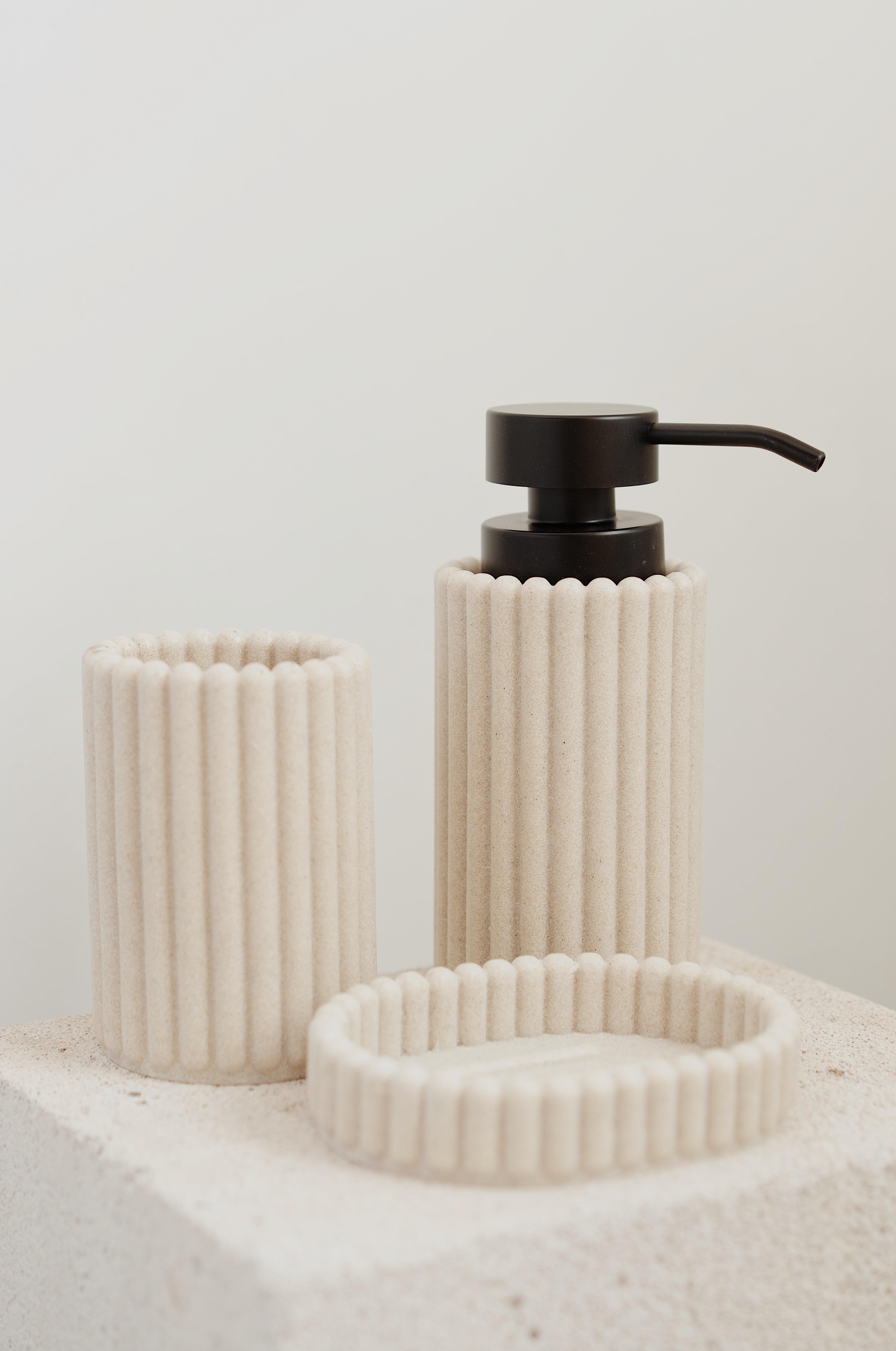 3 Parça Polyresin Siyah Başlıklı Banyo Seti