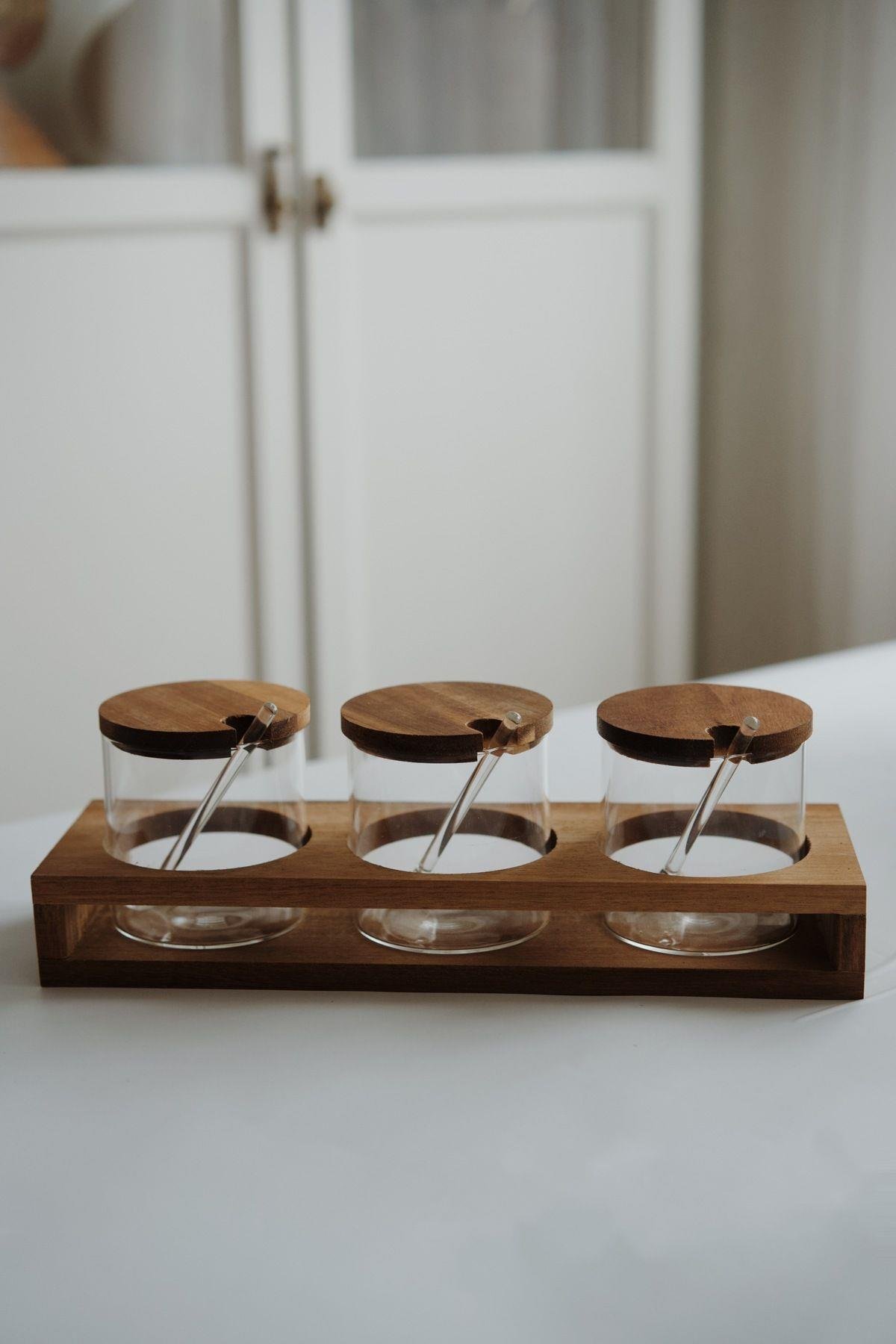 3'lü Akasya Kapaklı ve Standlı Baharatlık Seti ( Cam kaşıklı)