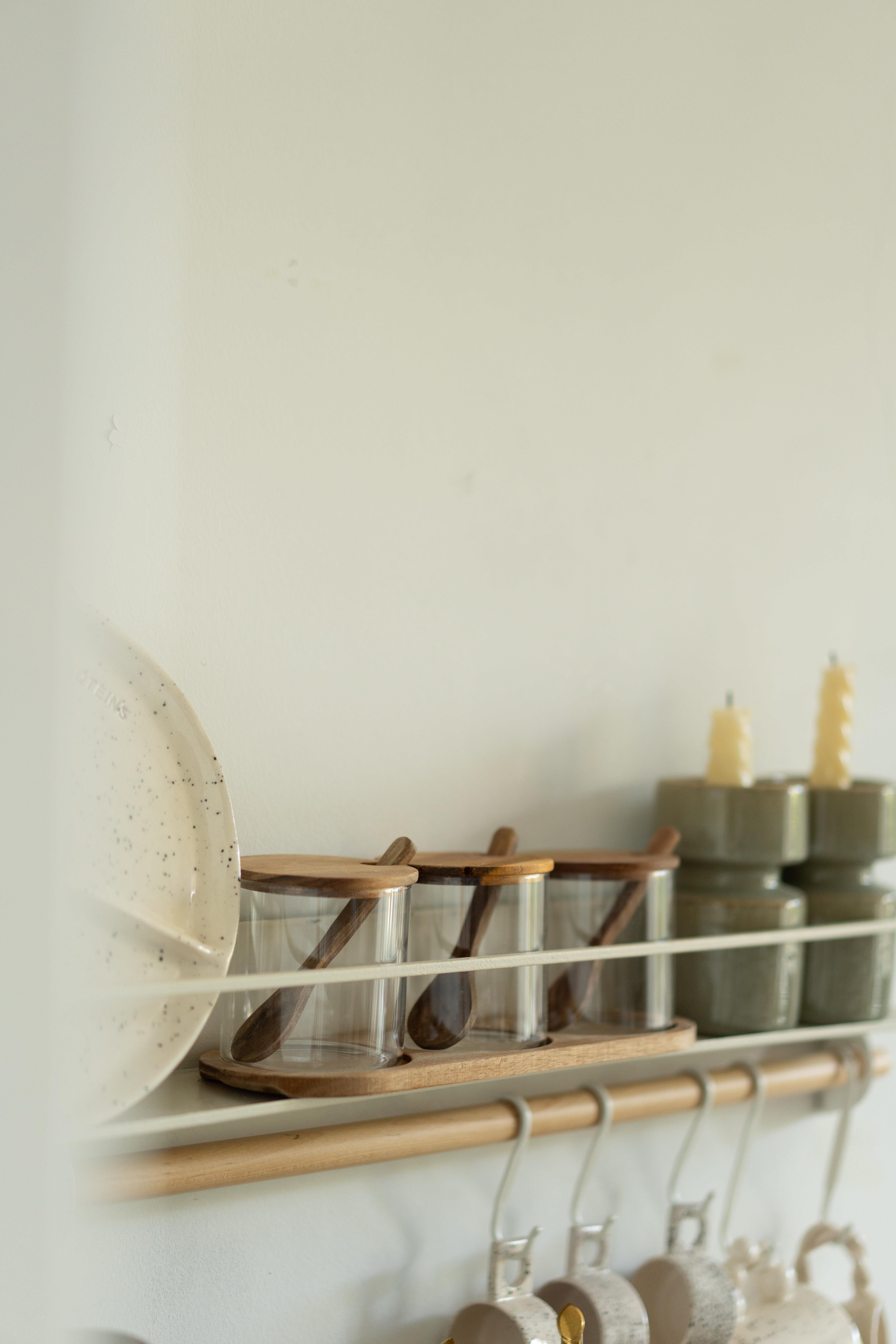 3'lü Akasya Standlı Kapaklı ve Kaşıklı Kavanoz Seti