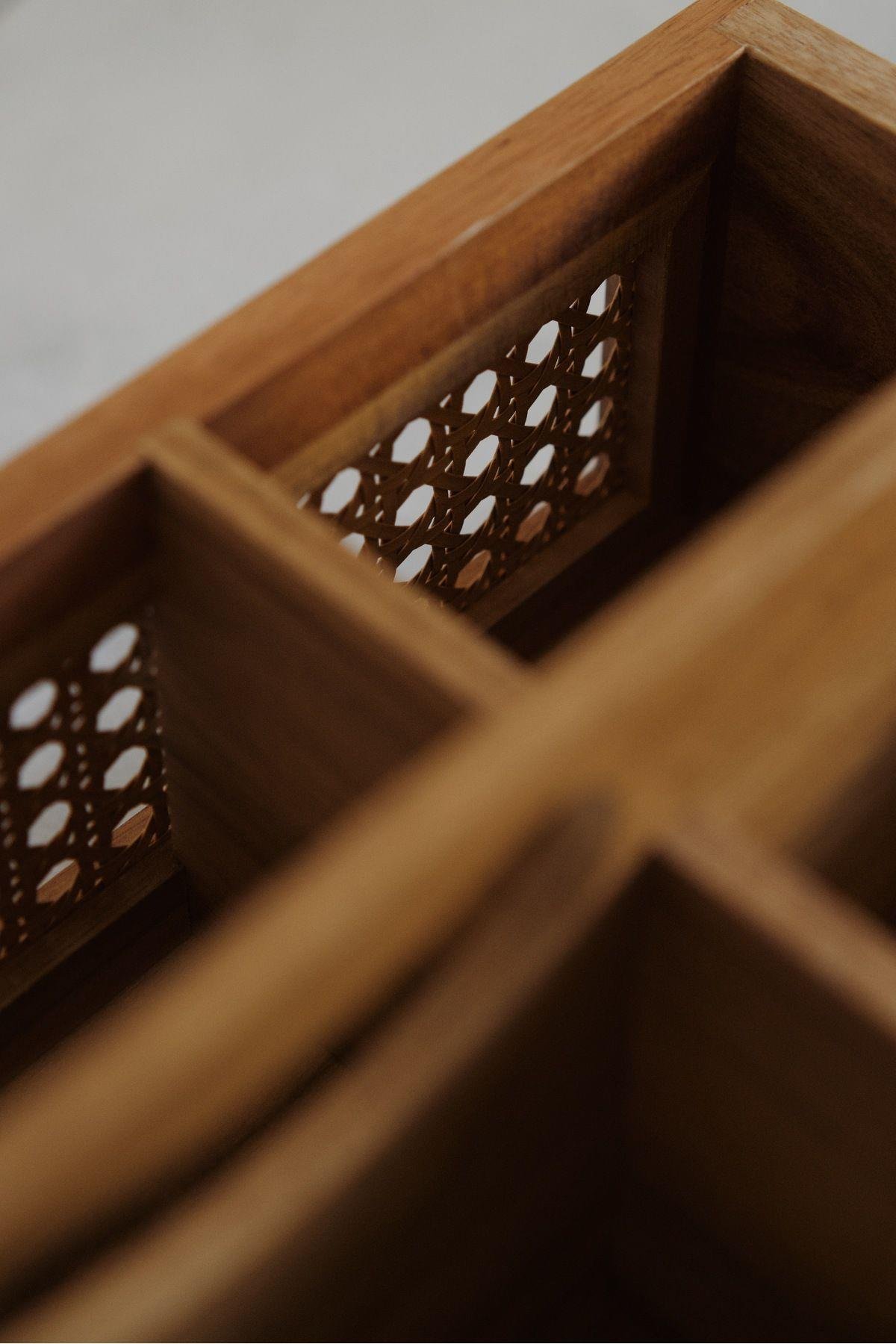 6 Bölmeli Akasya Hazeran Detaylı Organizer (18 x 36 cm)