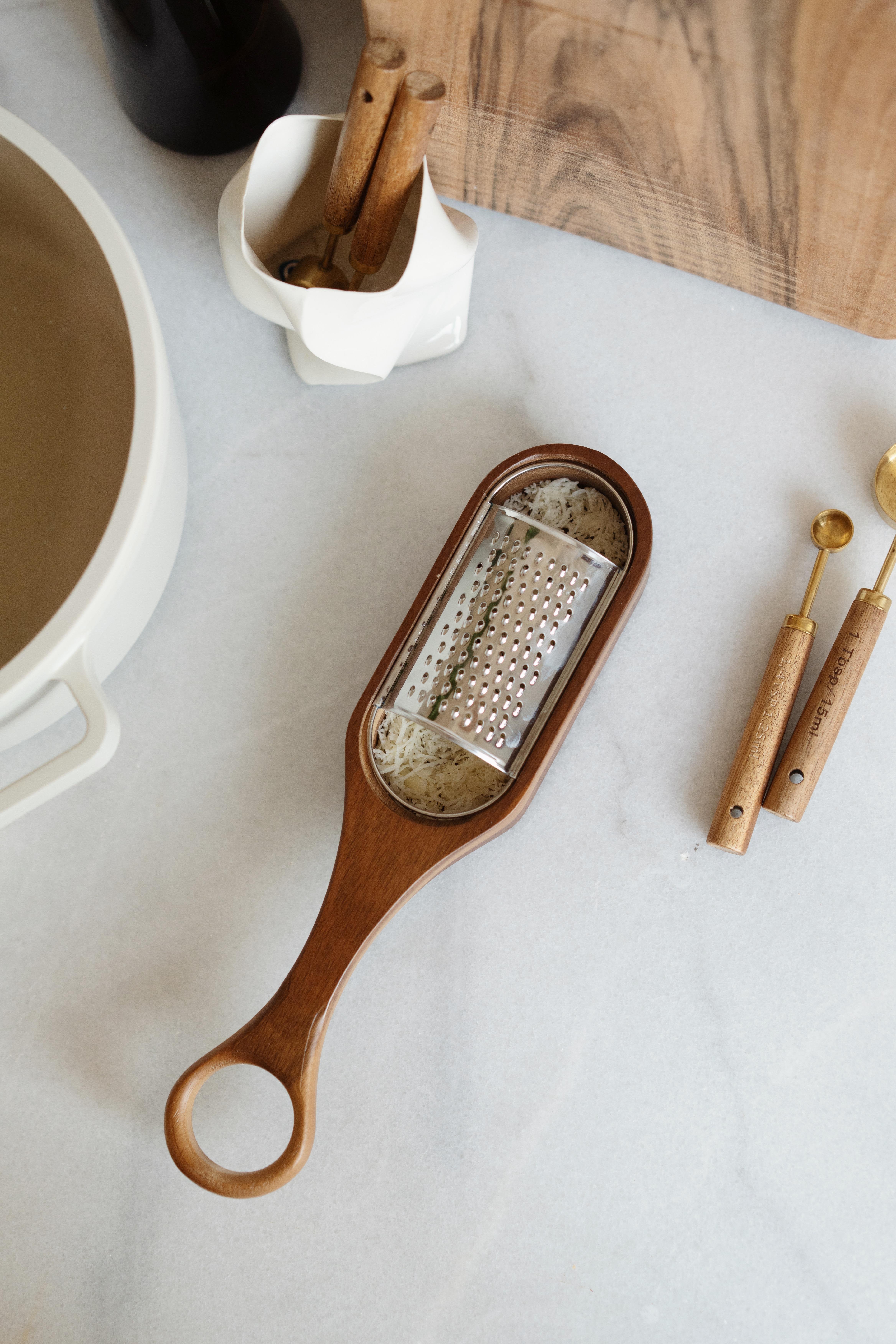 Akasya Çelik Rende (Saplı)