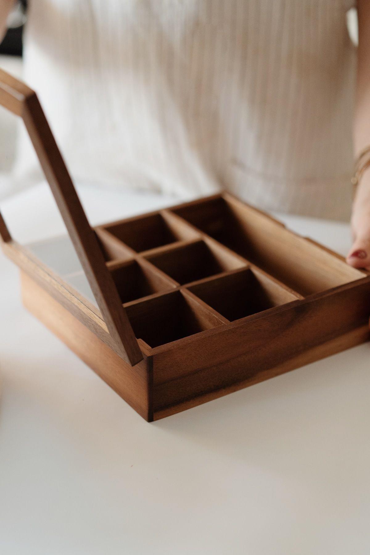 Akasya Kapaklı ve Bölmeli Düzenleyici Kutu (20,7x20,7x6,5cm)