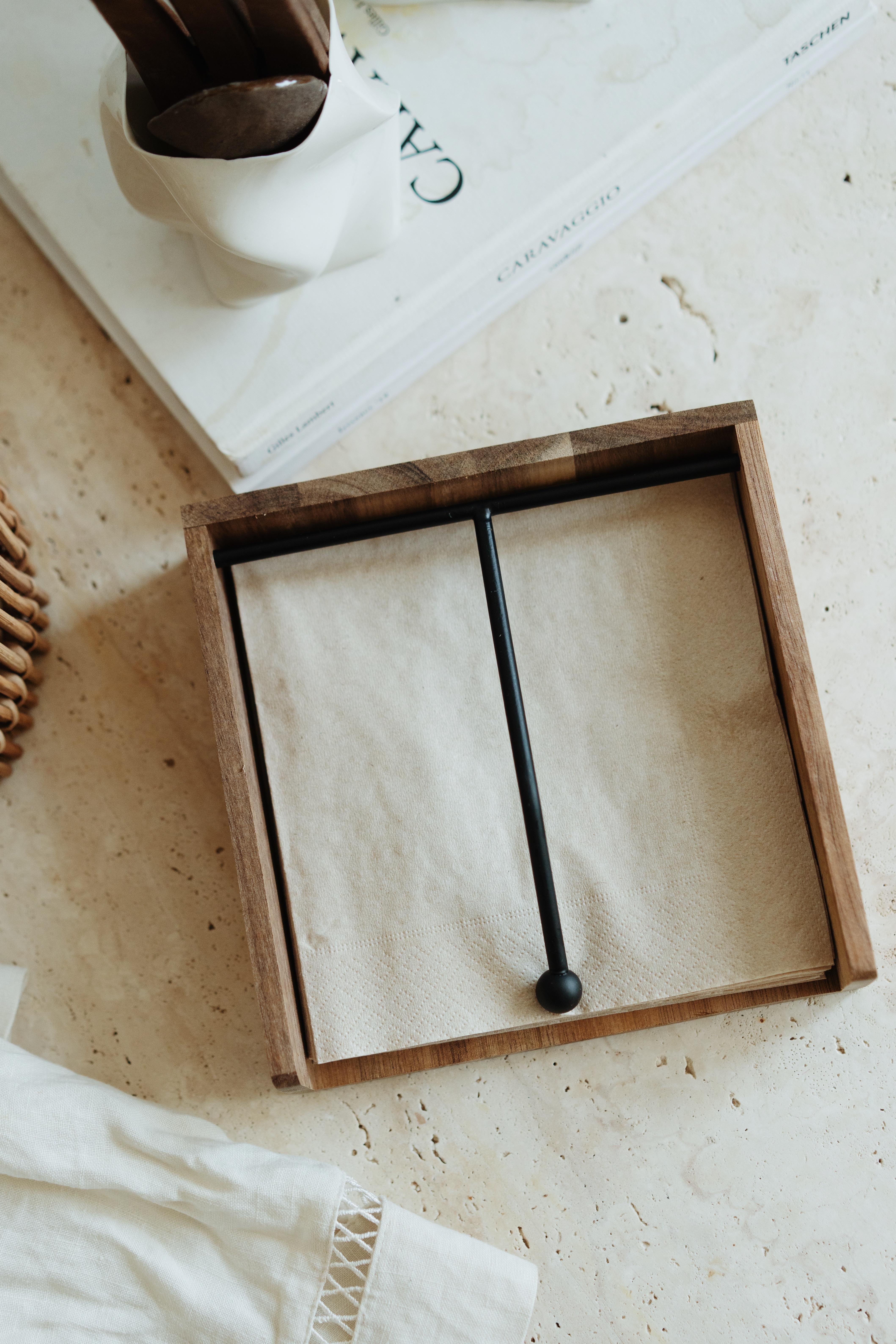 Akasya Kare Peçetelik(Siyah Demir Detaylı)