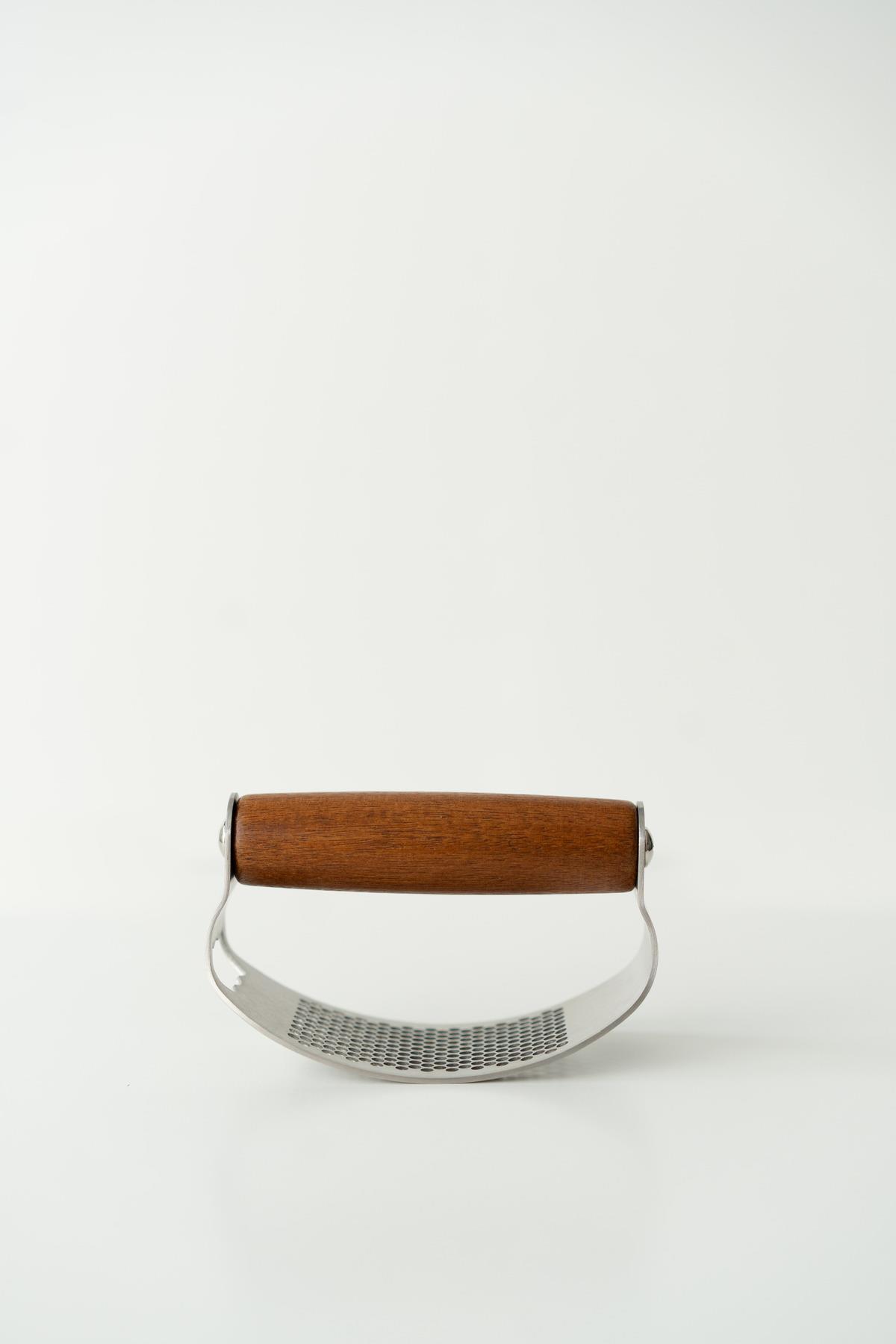 Akasya Saplı Sarımsak Ezici