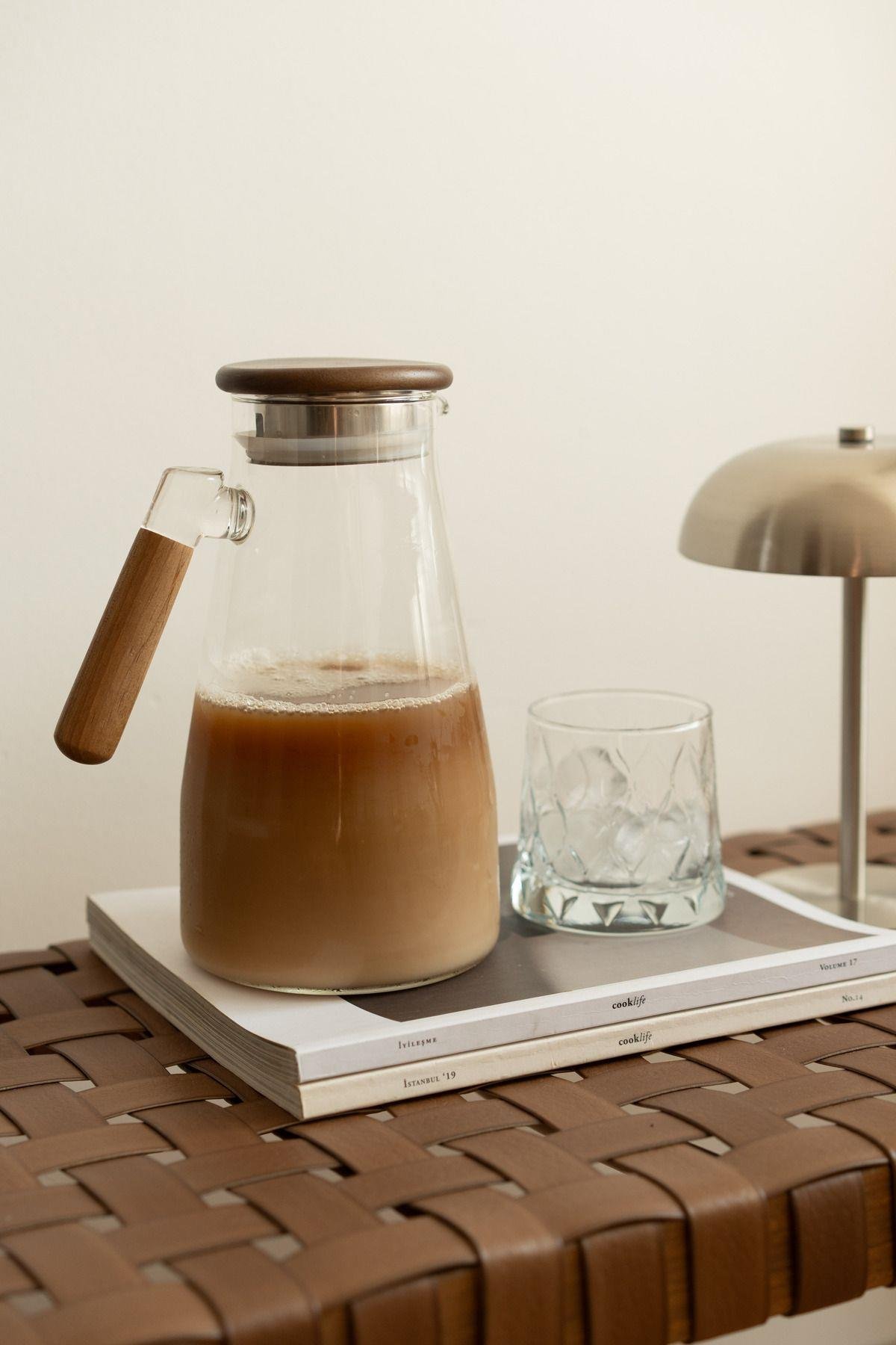 Akasya Saplı ve Kapaklı Cam Düz Sürahi / Filtre Kapak (Model 1)