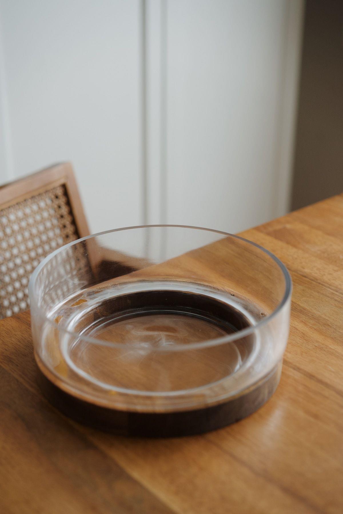 Akasya Standlı Cam Kase (22 cm)