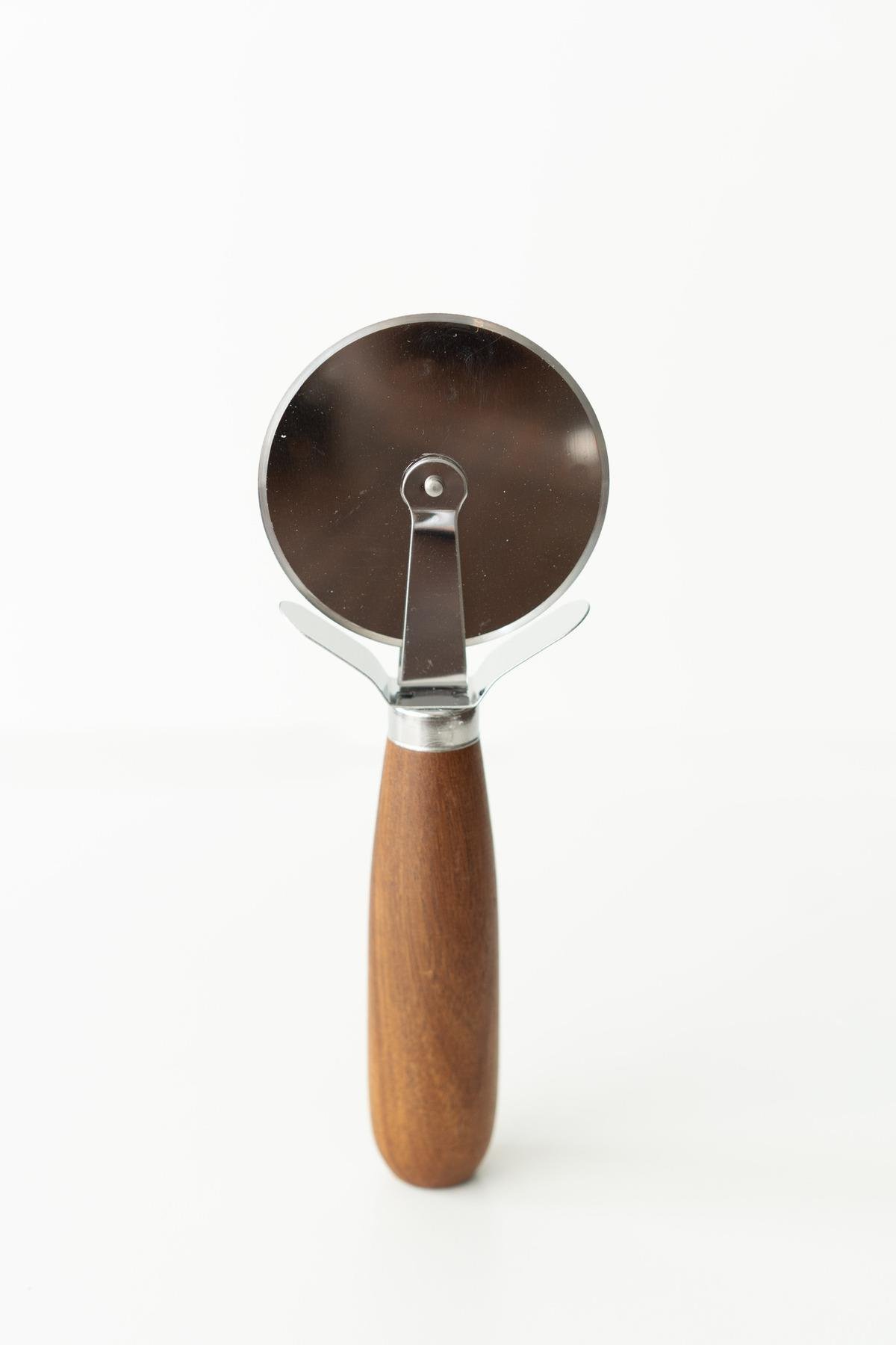 Akasya Tombul Saplı Pizza Kesici