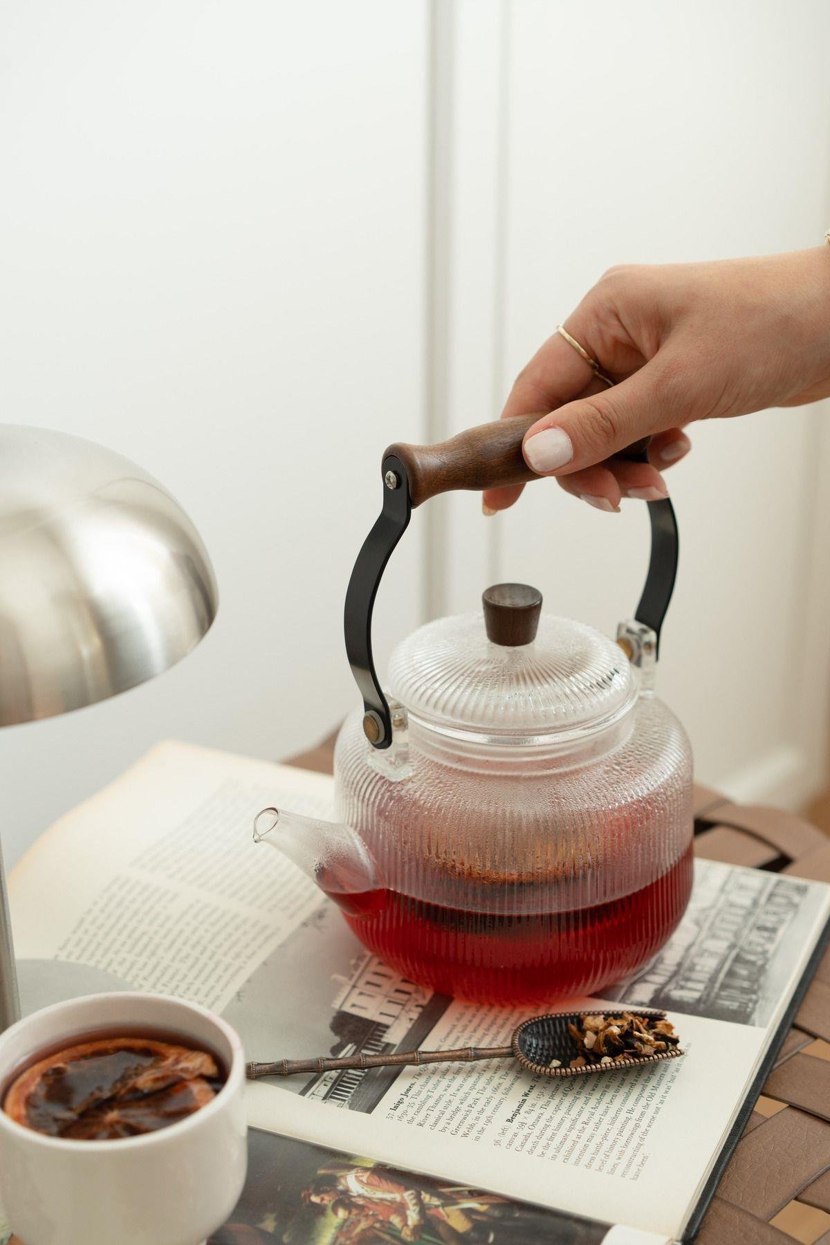 Ceviz Kulp Detaylı Çizgili Model Cam Süzgeçli Demlik (1000ml)