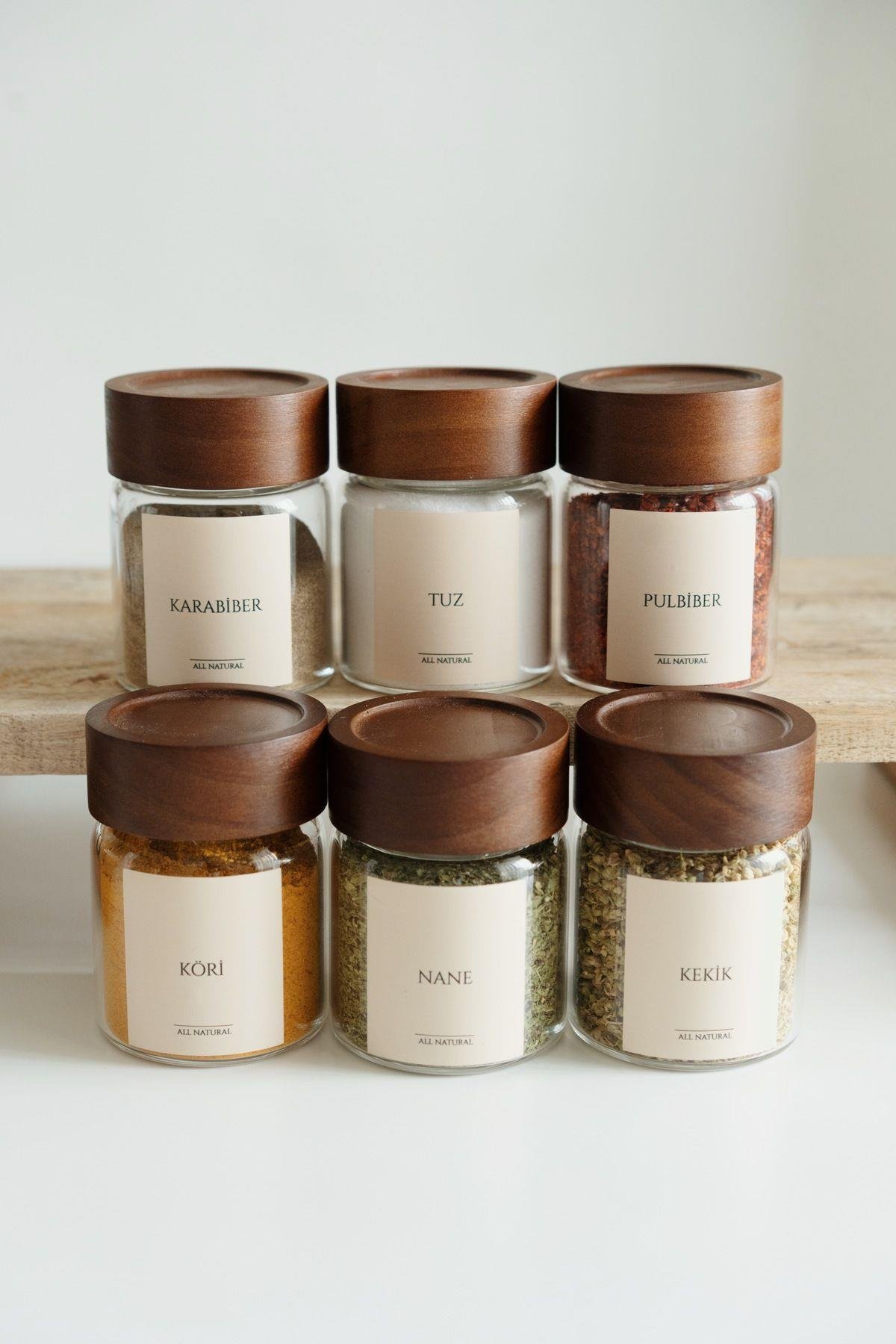 Claire 6'lı Akasya Kapaklı Yuvarlak Cam Baharatlık Seti (25 ADET ETİKET)