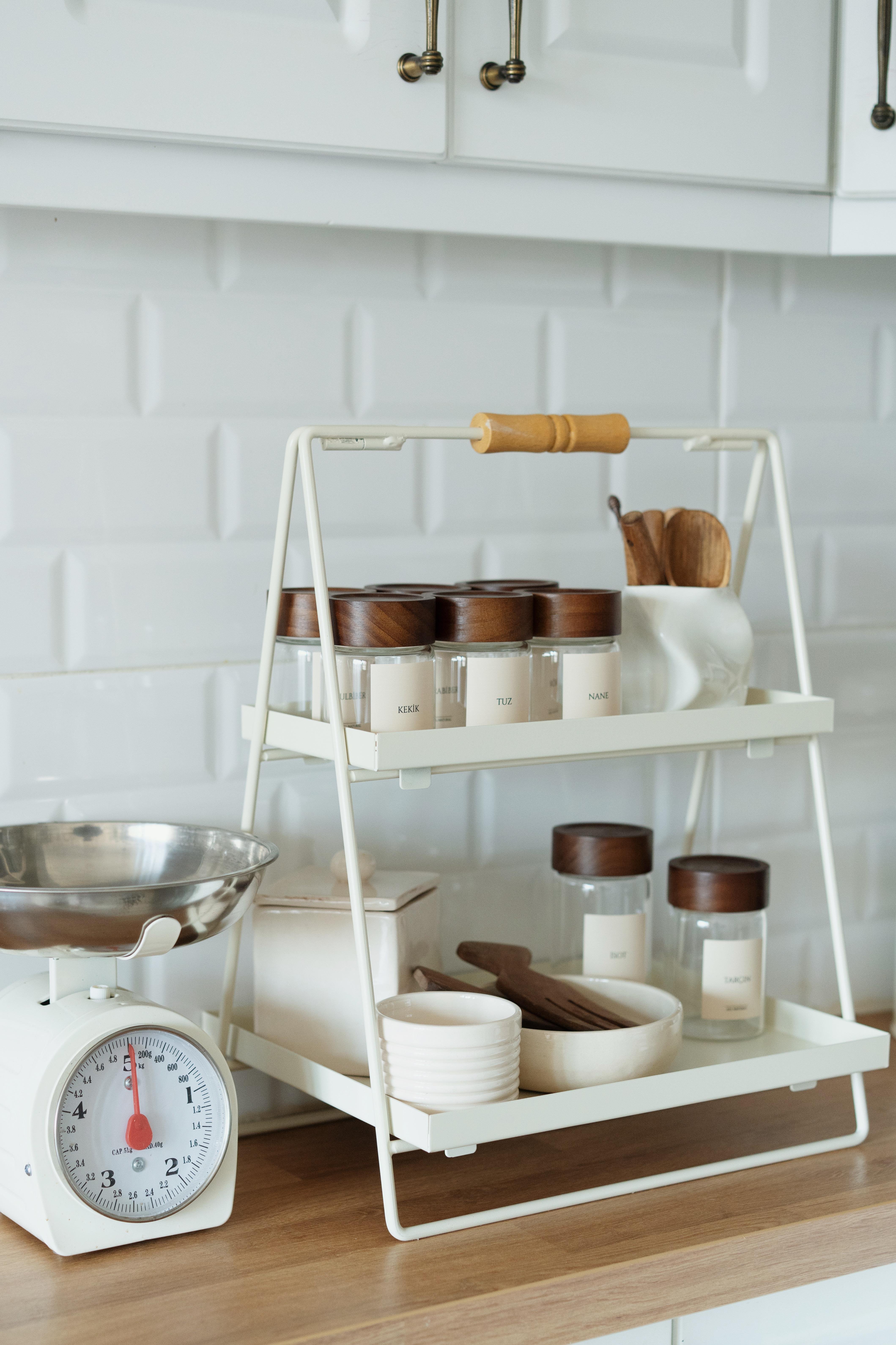 Galvaniz Ahşap Kulp Detaylı Stand (Krem Renk)