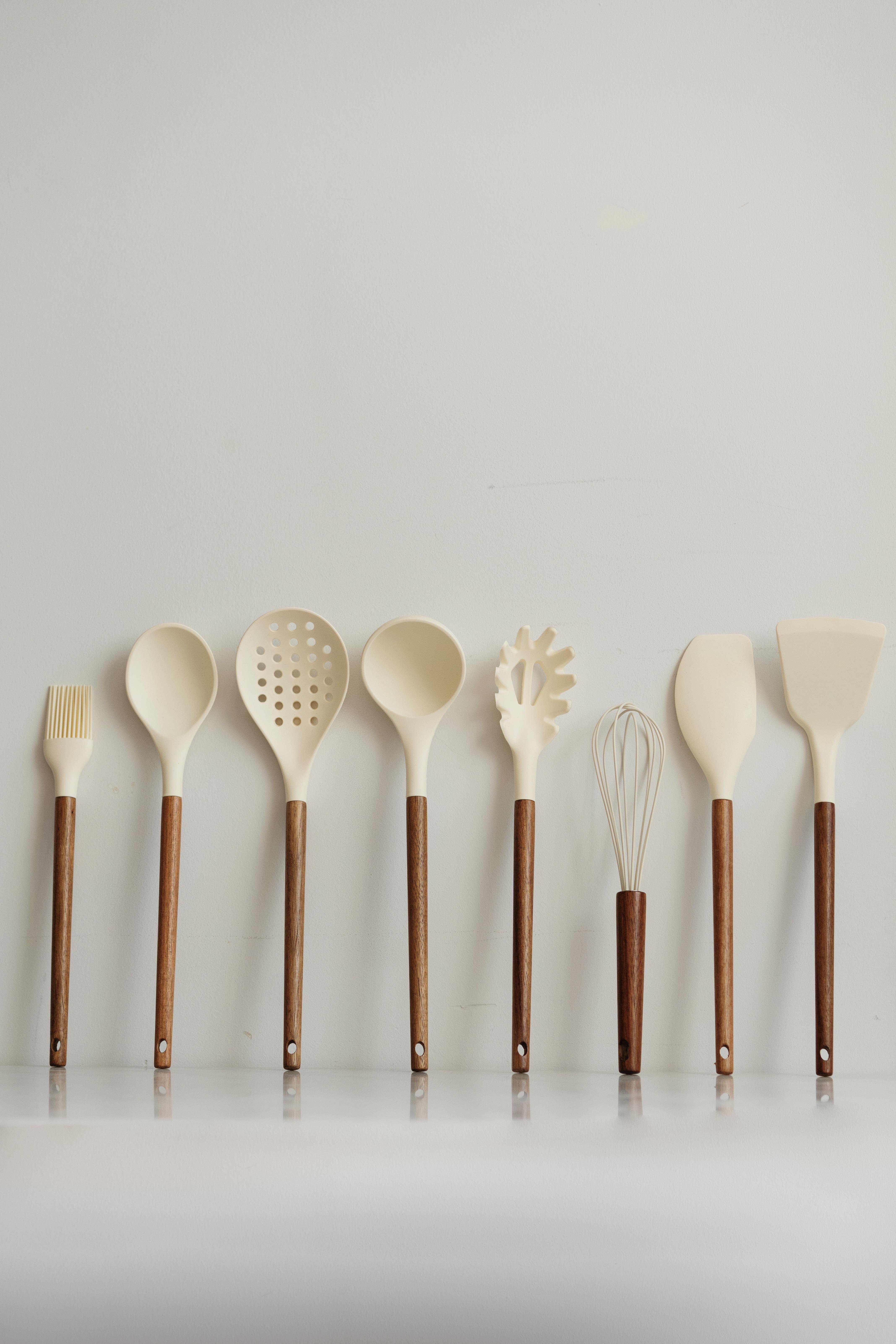 Helen 8'li Akasya Saplı Krem Silikon Kaşık Seti