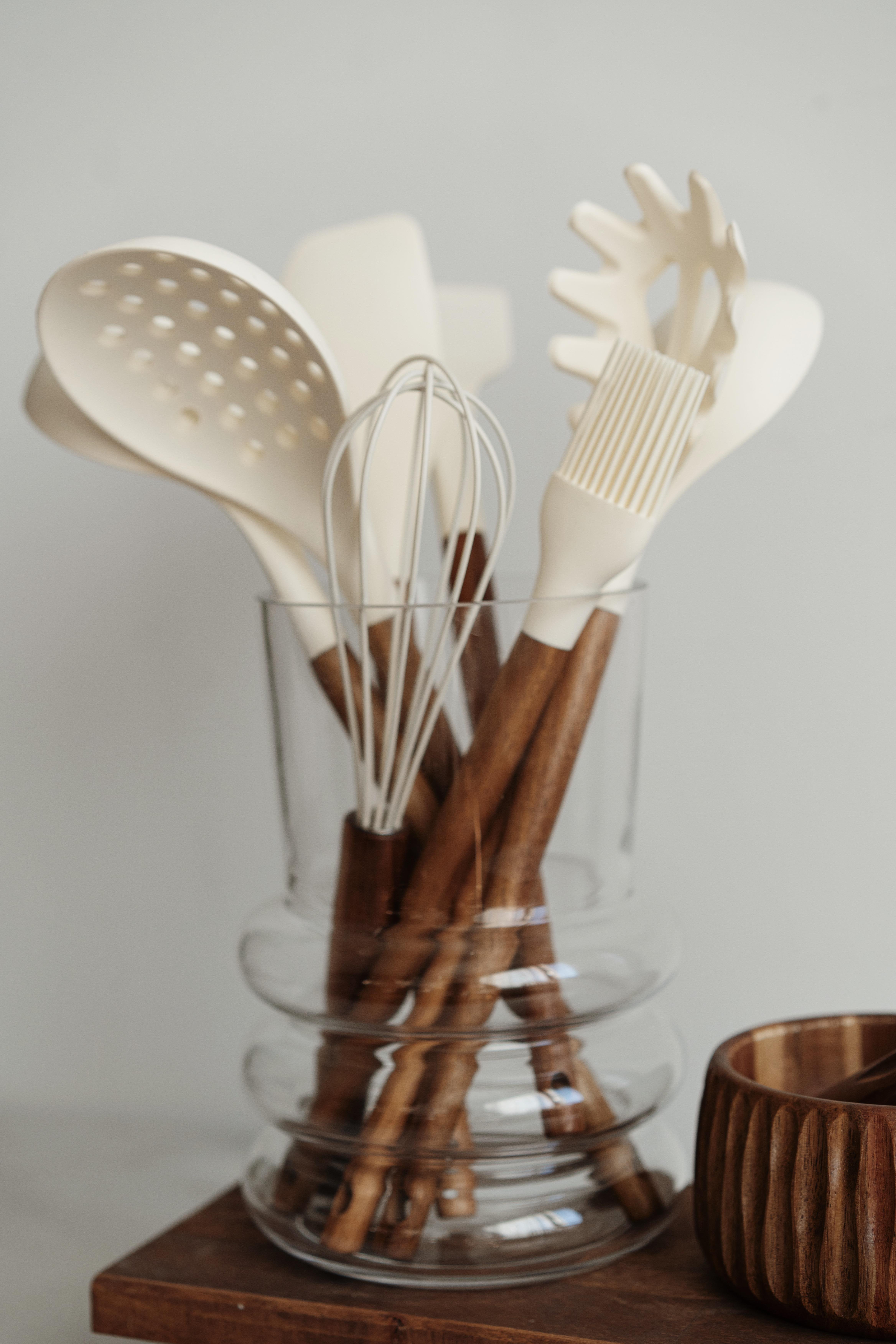 Helen 8'li Akasya Saplı Krem Silikon Kaşık Seti