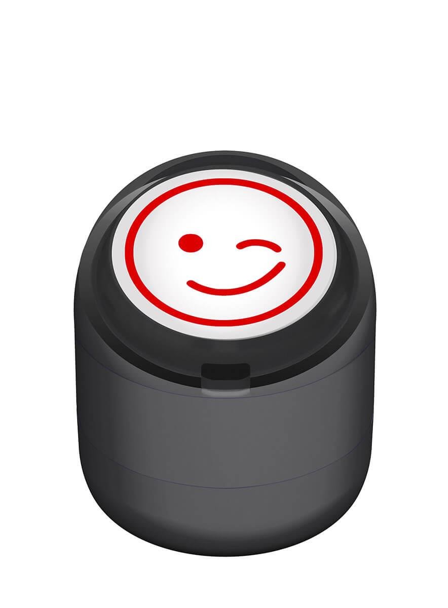 Göz Kırpan Gülen Emoji Motivasyon Kaşesi 22mm Yuvarlak Teknobutik.com'da