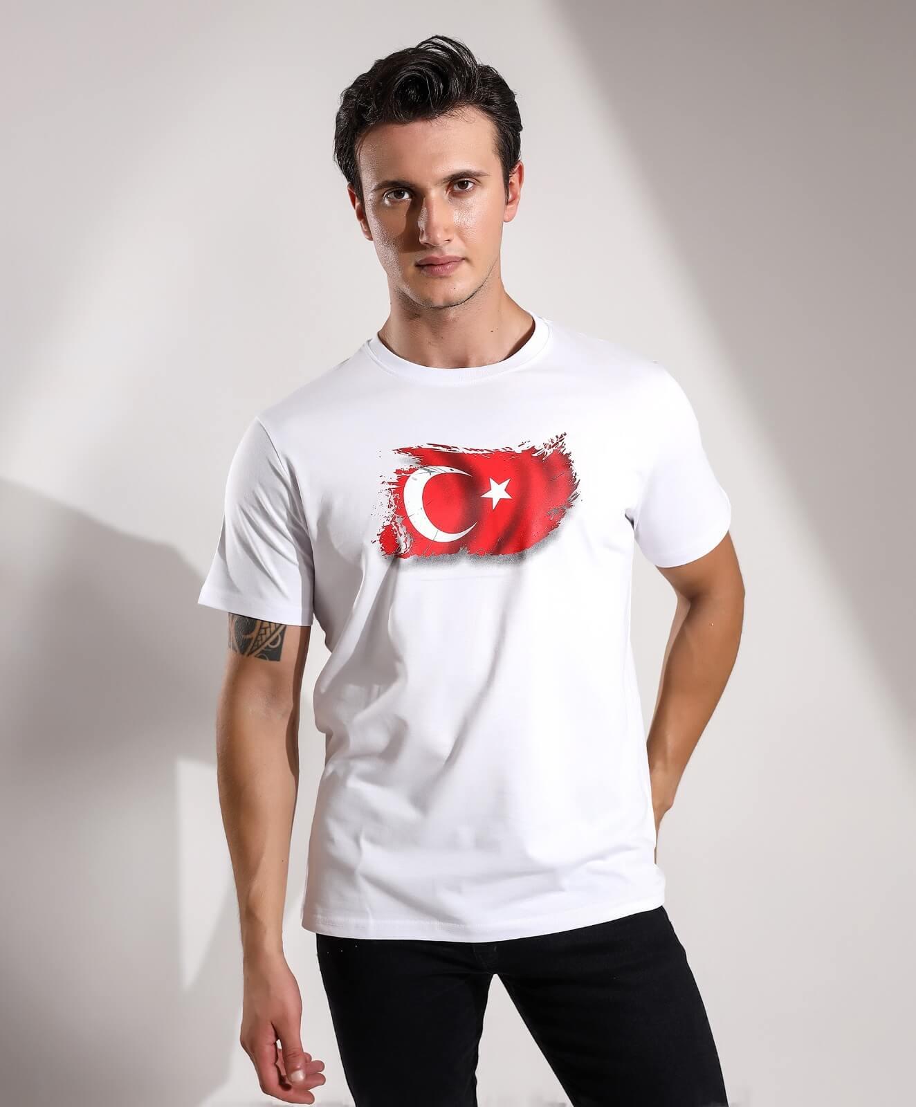 Tasarımlı Bayrak Baskılı Regular Kalıp Tişört Teknobutik.com'da