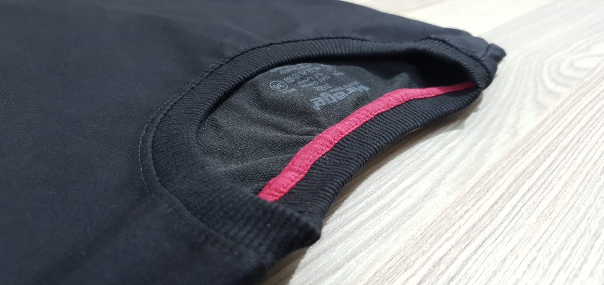Kişiye Özel Baskı Slim fit Siyah Sweatshirt 28cmx28cm
