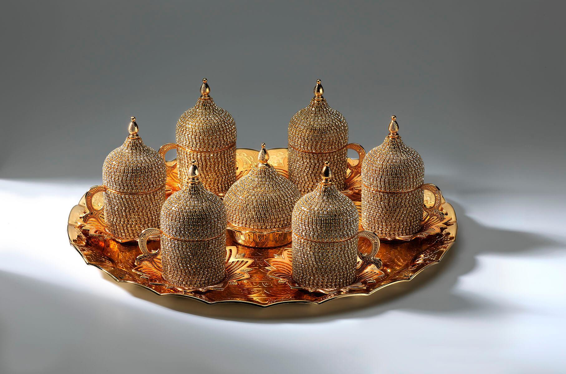 Yuvarlak Tepsili İnce İnci Taşlı 6'lı Kahve Takımı 27 Parça-Altın Teknobutik.com'da