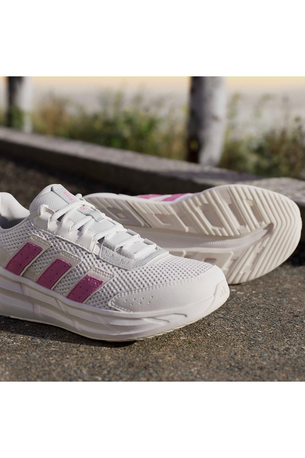 adidas ASTRASTAR Kadın  Beyaz  Koşu Ayakkabısı JP5947