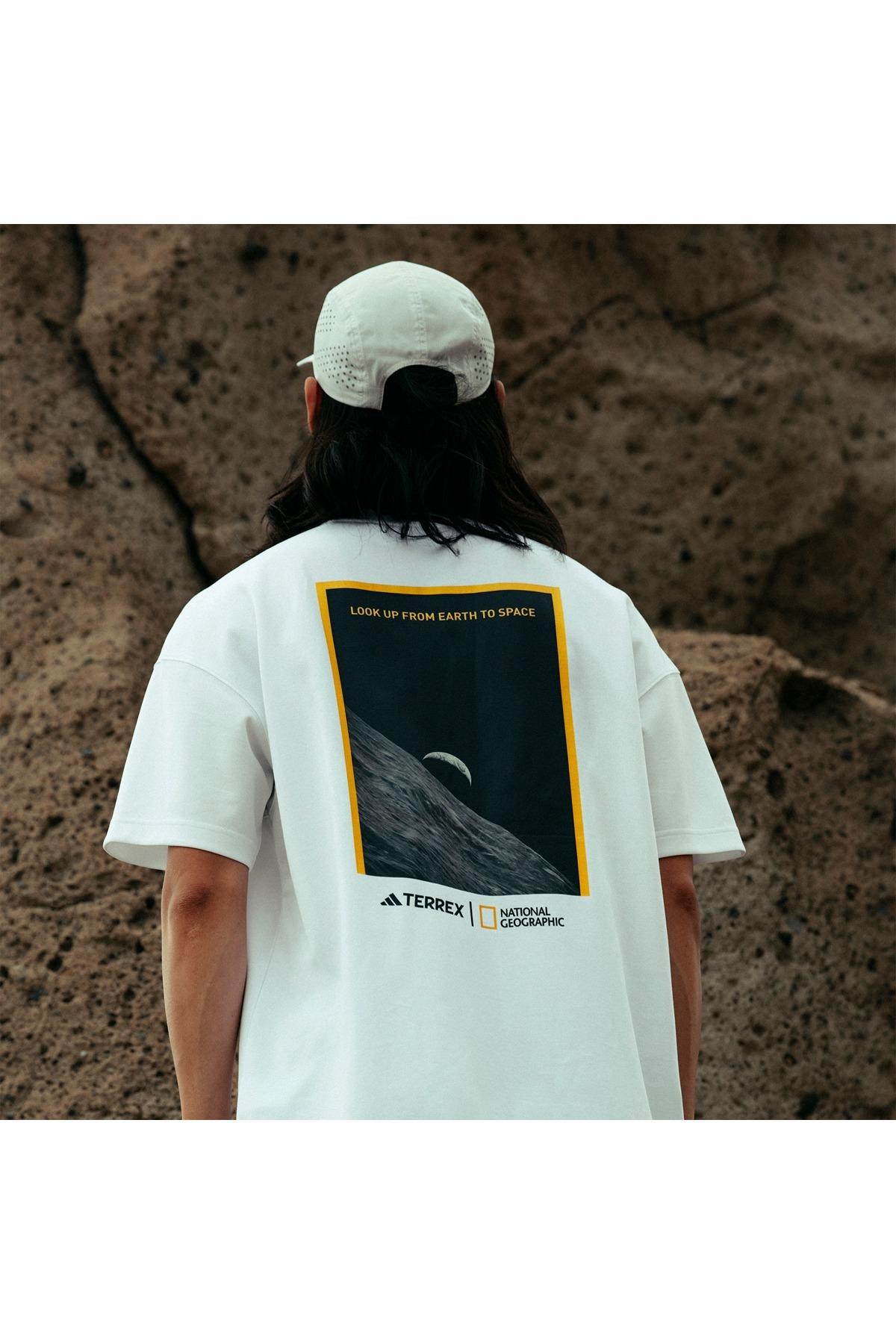 adidas Beyaz  Erkek  T-shirt NG U AR B GFX T JD5956 Beyaz  Erkek  T-shirt NG U AR B GFX T JD5956
