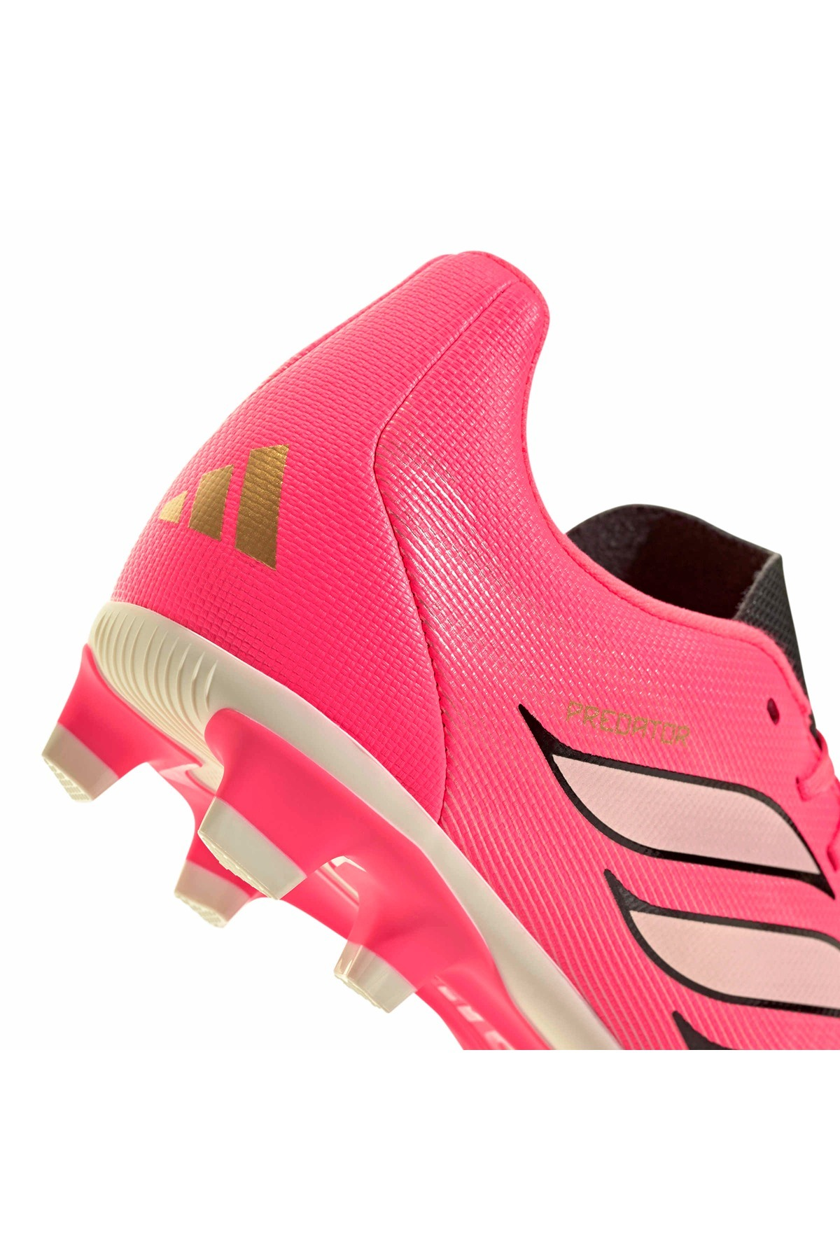 adidas Çocuk Krampon PREDATOR CLUB FG/MG J HP9977