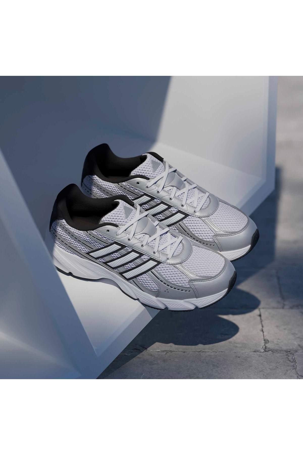 adidas Erkek  Beyaz  Koşu Ayakkabısı TECHNOCHAOS 2000 HQ7282